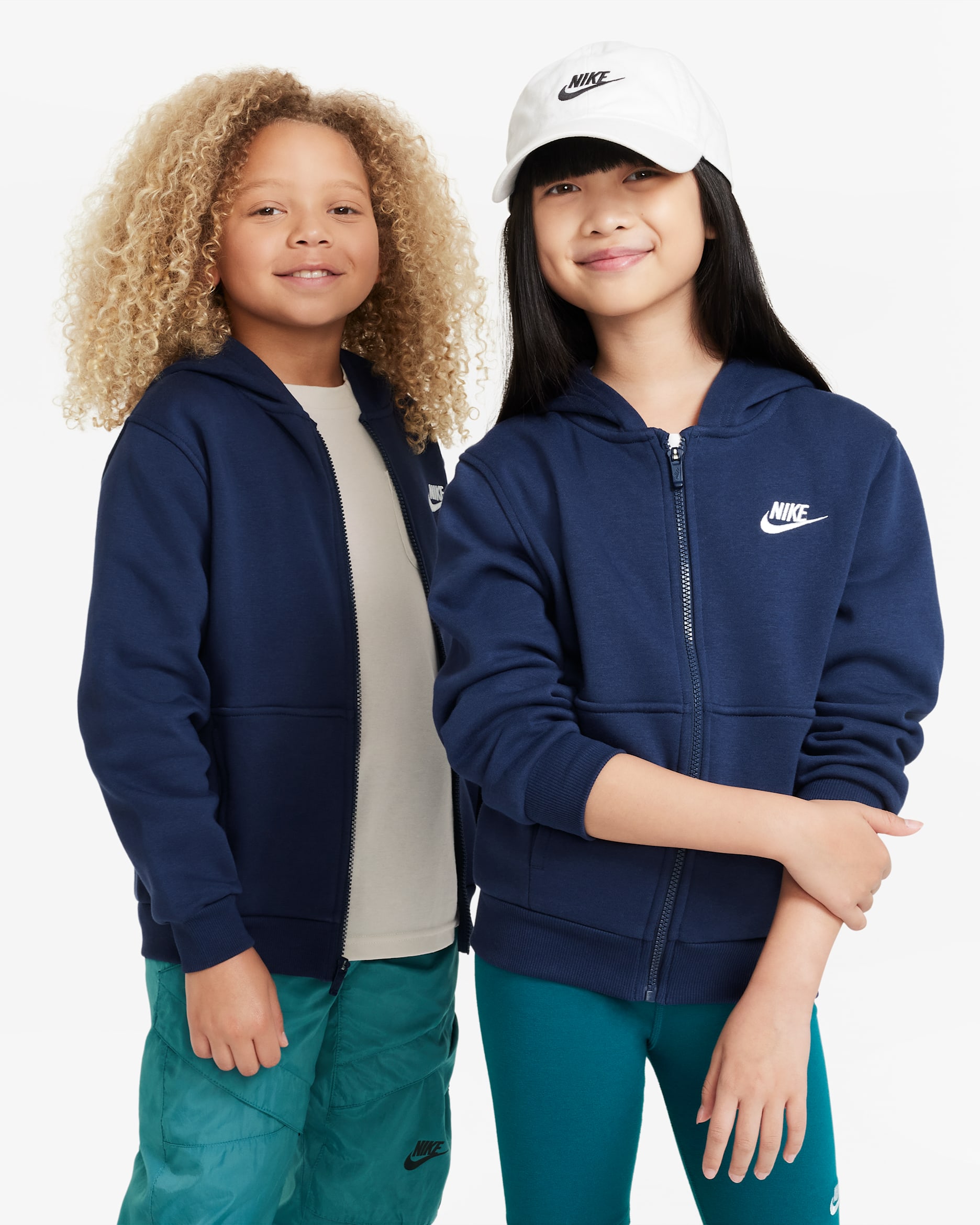 Nike Sportswear Club Fleece Older Kids' Full-Zip Hoodie - Midnight Navy/White
