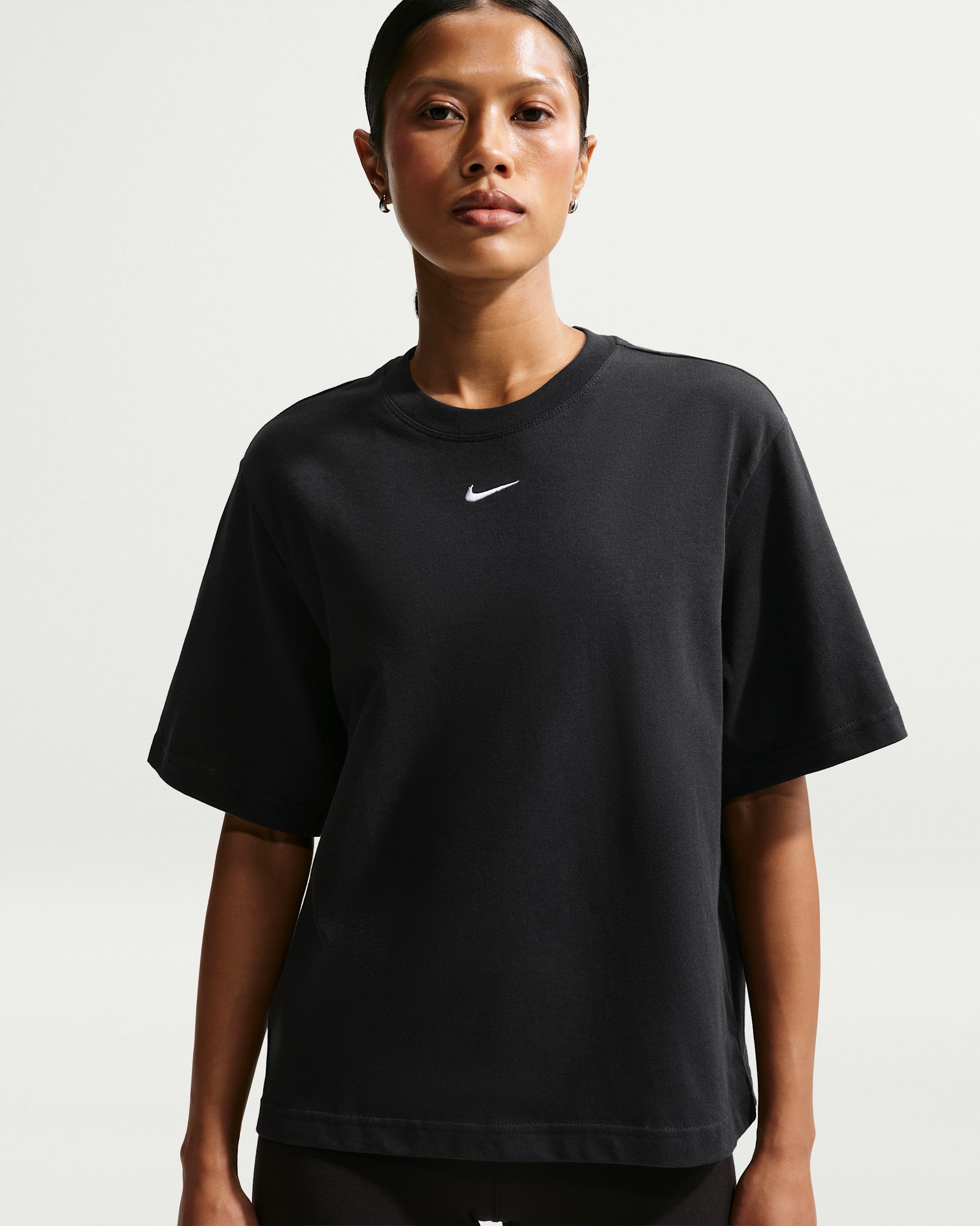 Nike Sportswear Essential Women's Boxy T-Shirt - Black/White
