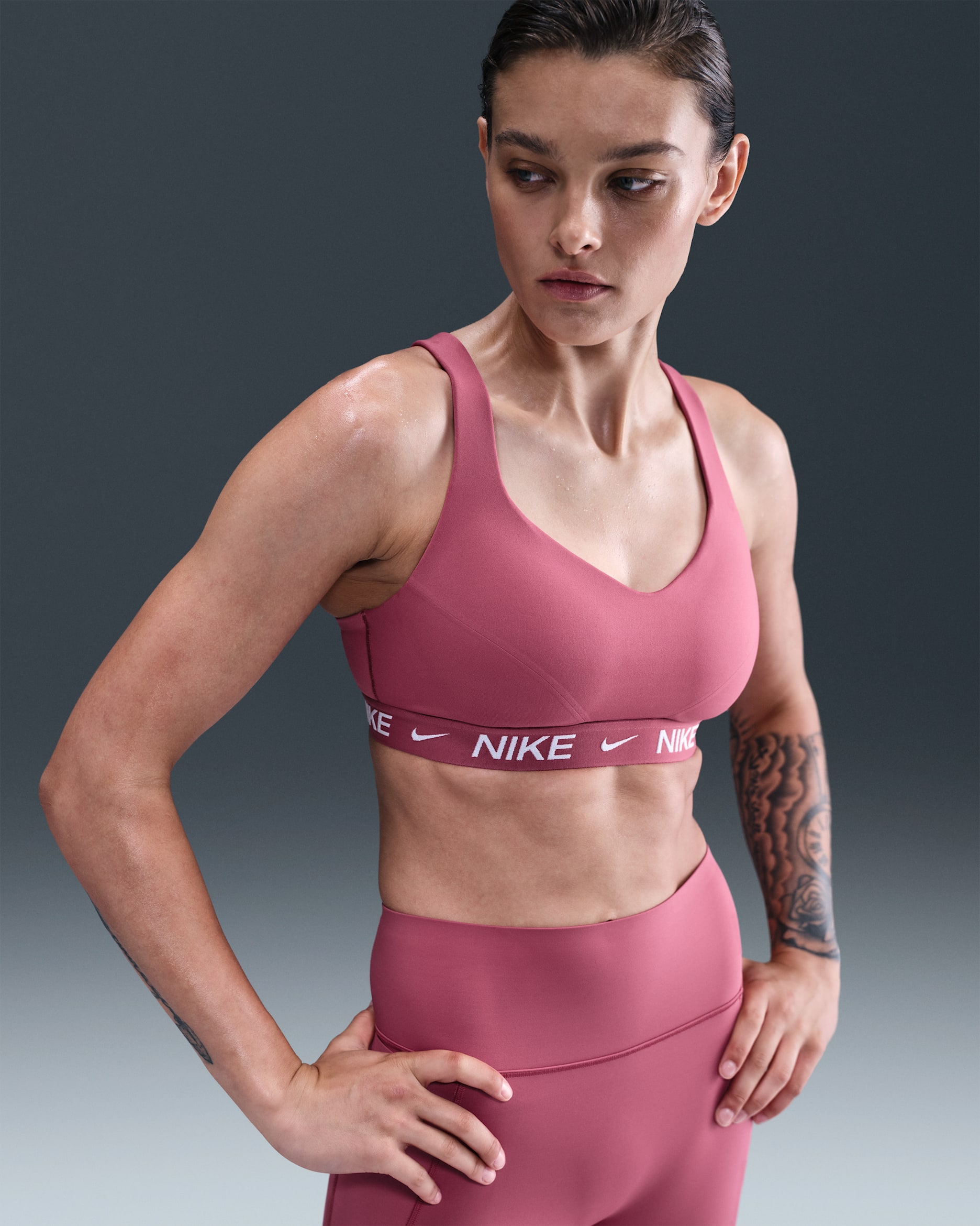 Bra deportivo ajustable acolchado para mujer Nike Indy High Support - Remolacha dulce