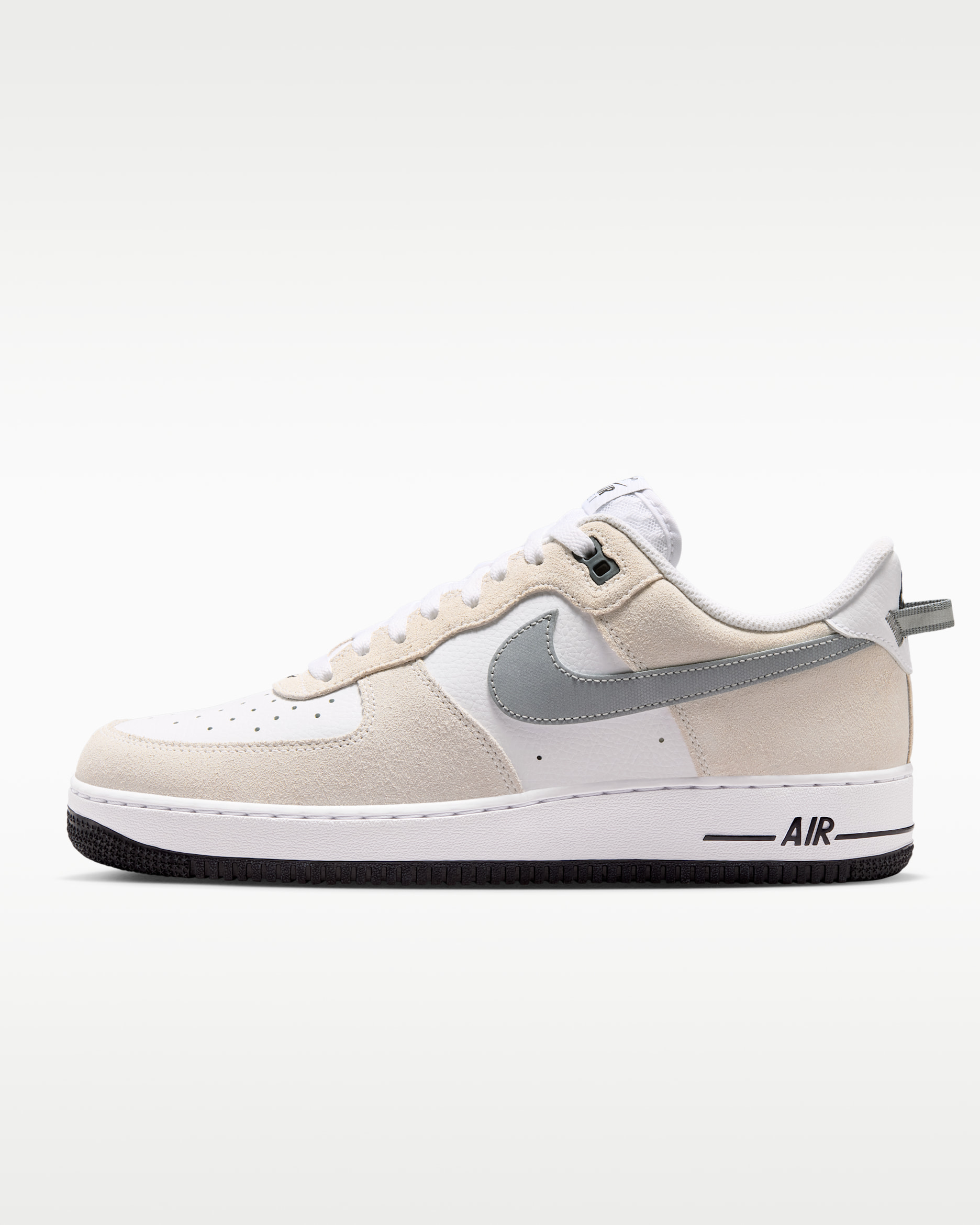 Nike Air Force 1 '07 LV8 Schuh (Herren) - Weiß/Schwarz/Cool Grey/Metallic Cool Grey