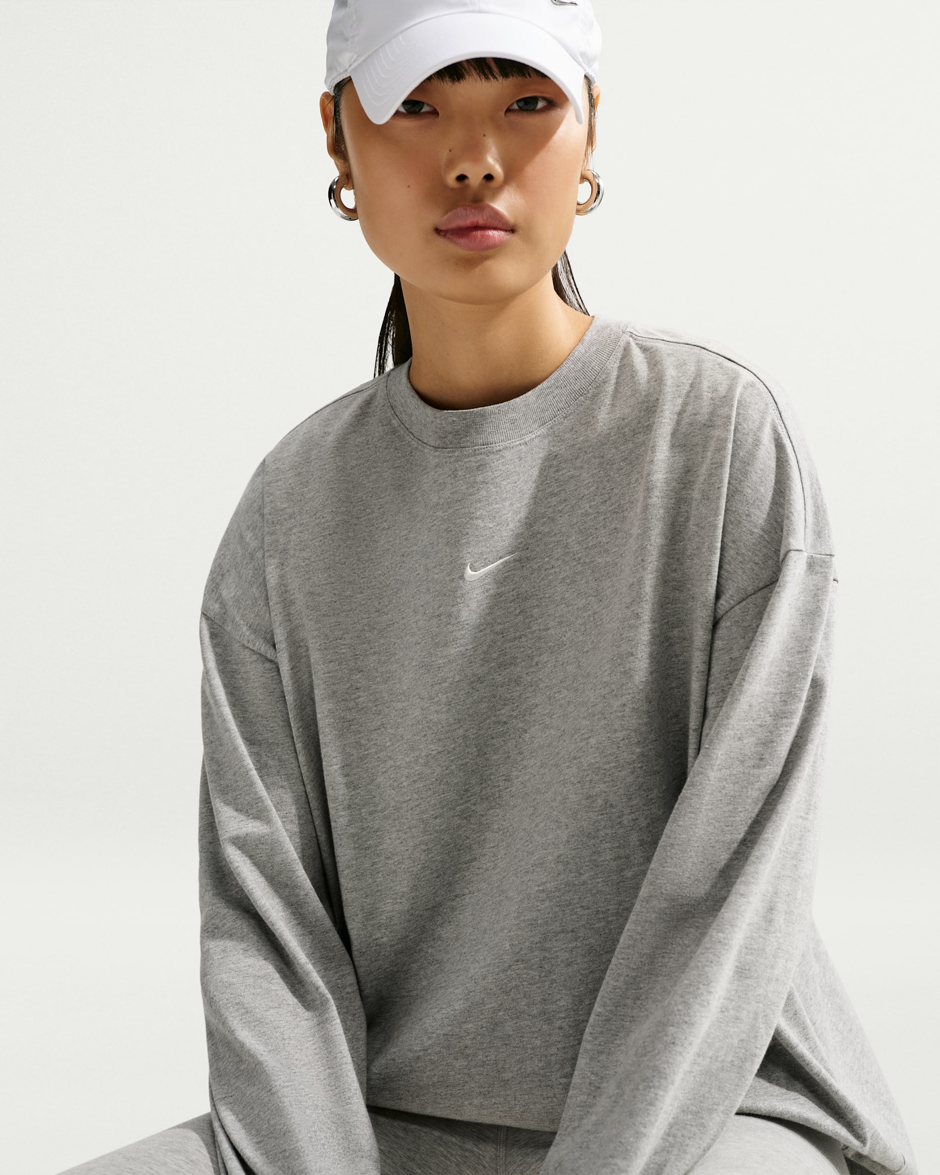 Playera de manga larga oversized para mujer Nike Sportswear Classic - Gris oscuro jaspeado/Vela
