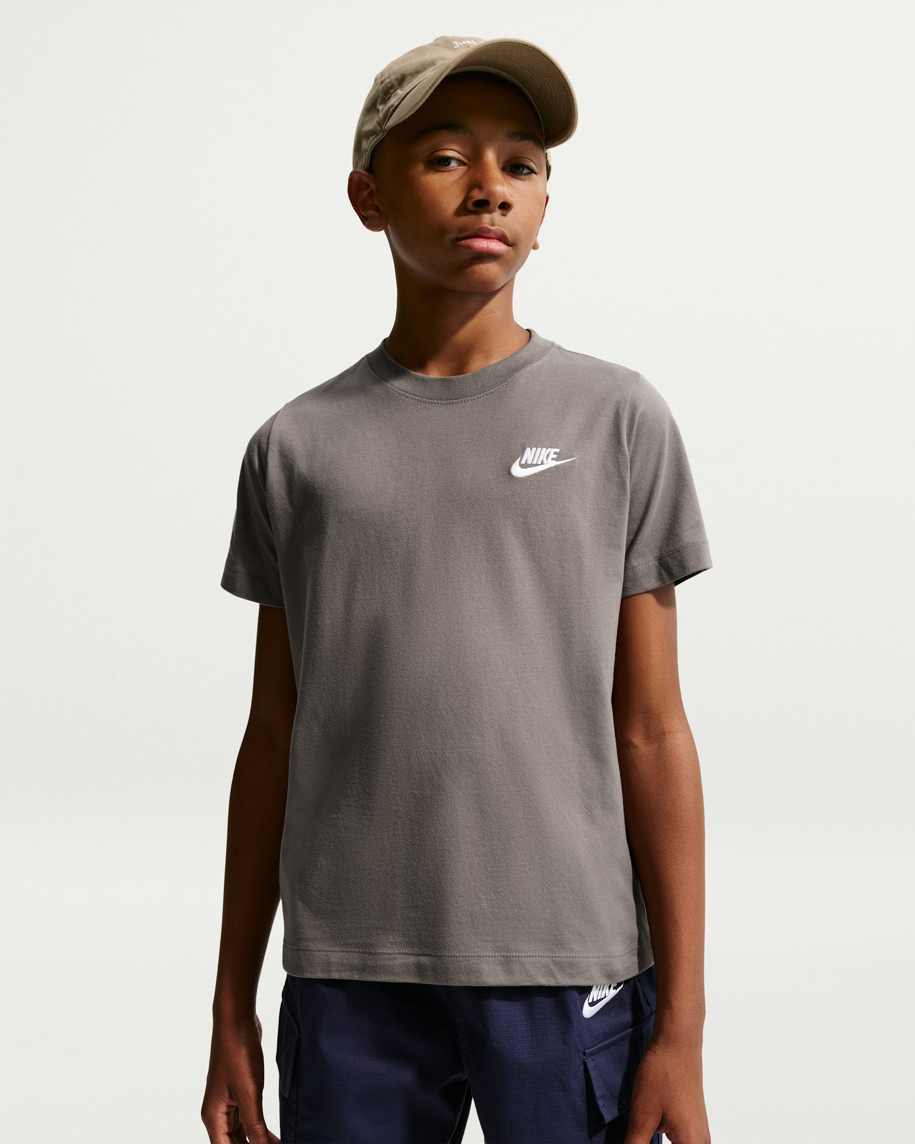 ナイキ スポーツウェア ジュニア Tシャツ - ケイブストーン