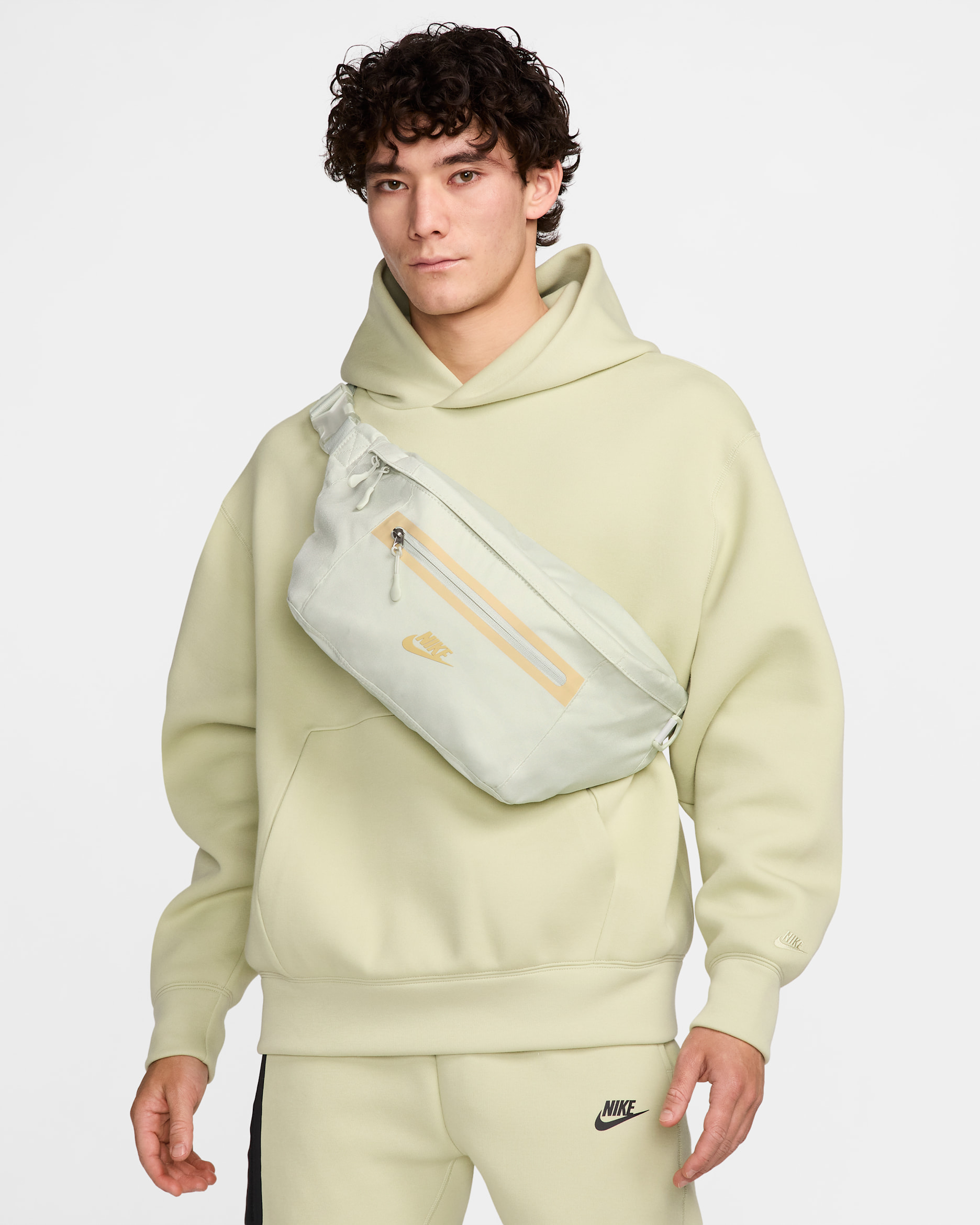 나이키 엘리멘탈 프리미엄 패니 팩(8L) - 씨 글래스/씨 글래스/세서미