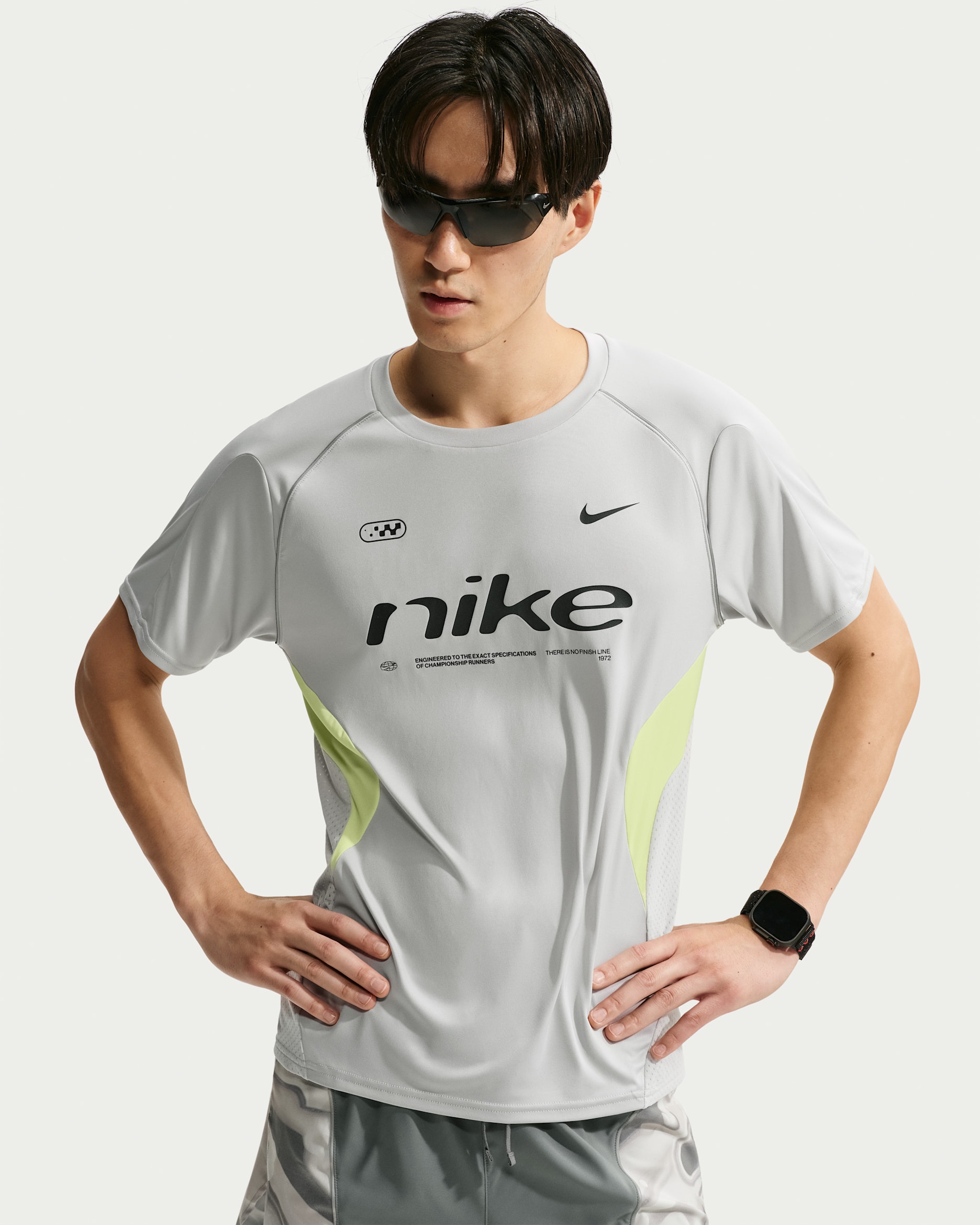 나이키 남성 드라이 핏 반팔 러닝 탑 - 그레이 포그/라이트 레몬 트위스트/블랙
