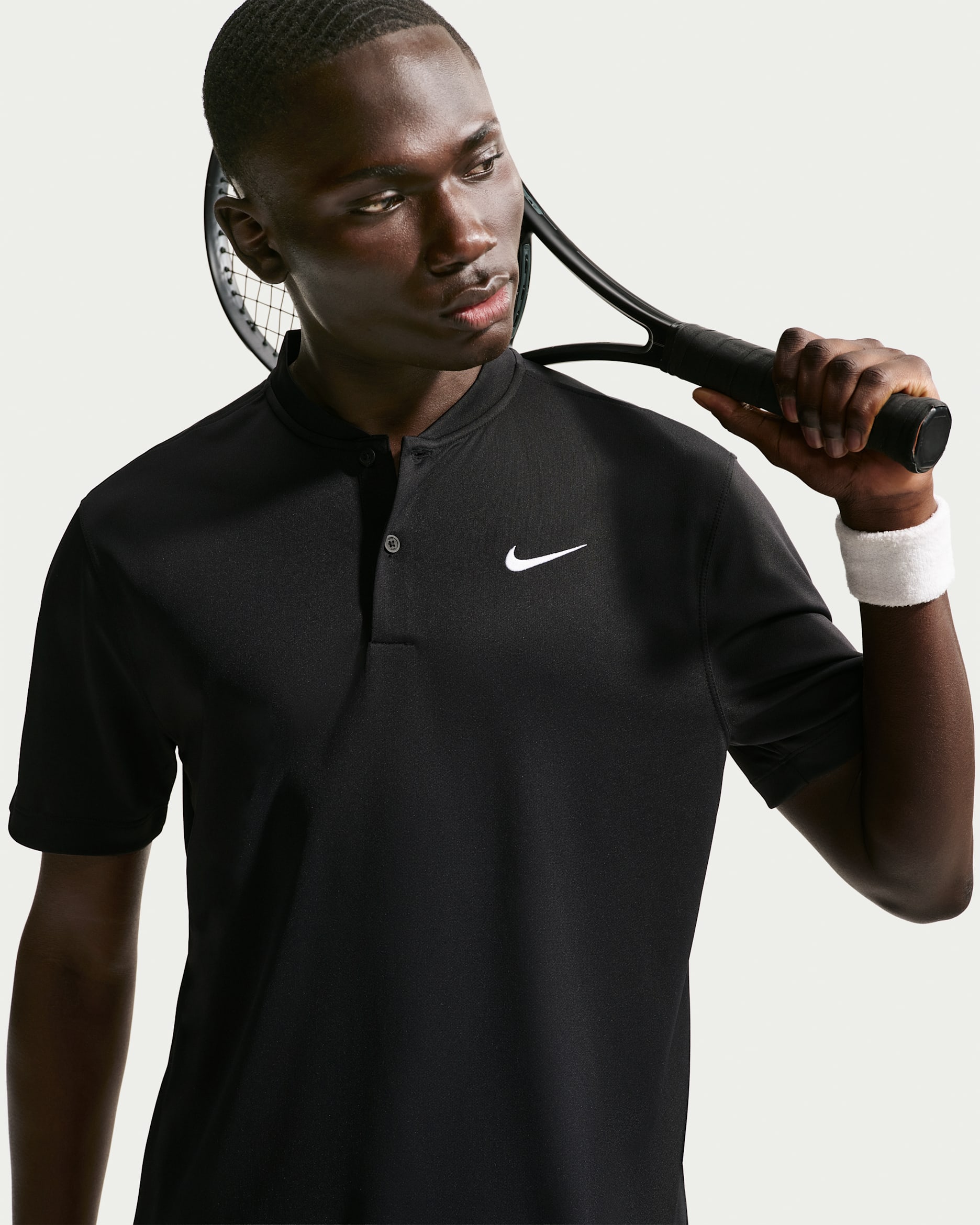 Polo de cuello en v de tenis para hombre NikeCourt Dri-FIT - Negro/Blanco