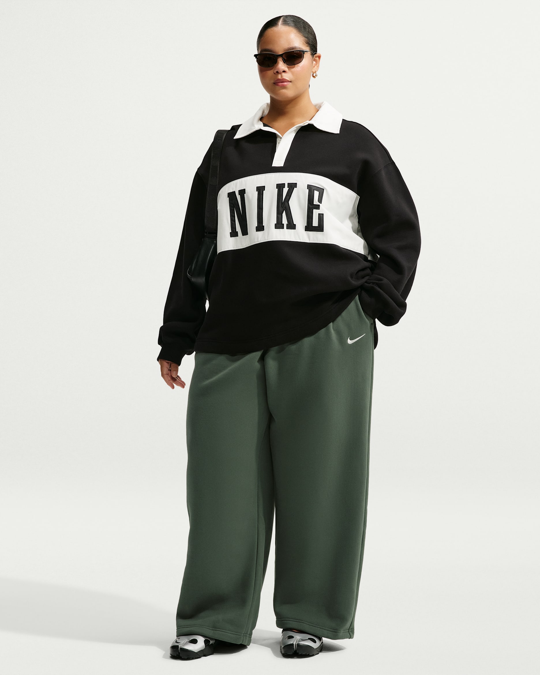 Pants de tiro medio y pierna amplia para mujer Nike Studio Fleece Medium Weight - Verde camuflaje/Vela