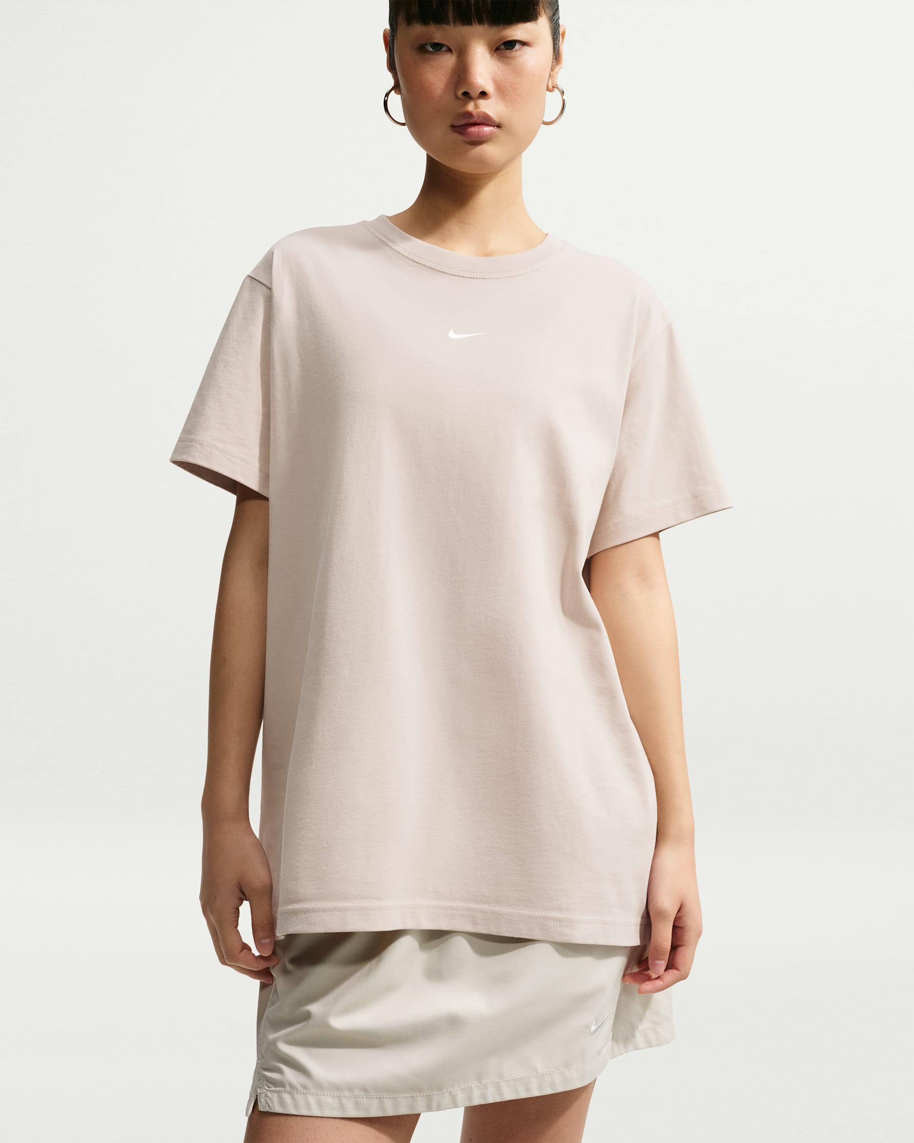 Nike Sportswear Classic Women's Oversized T-Shirt - Cream II
