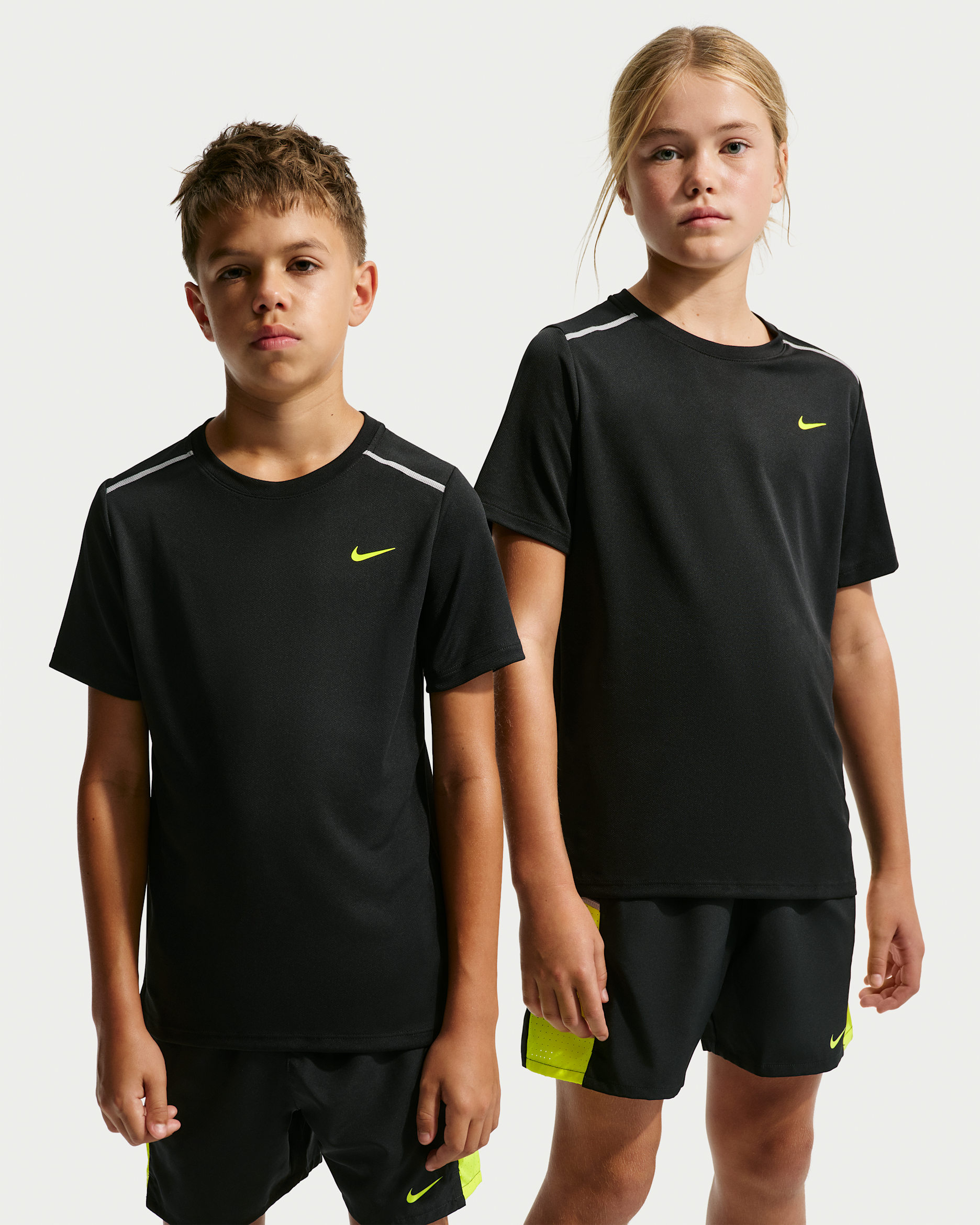 Nike Miler Camiseta de manga corta Dri-FIT - Niño/a - Negro/Lemon Venom