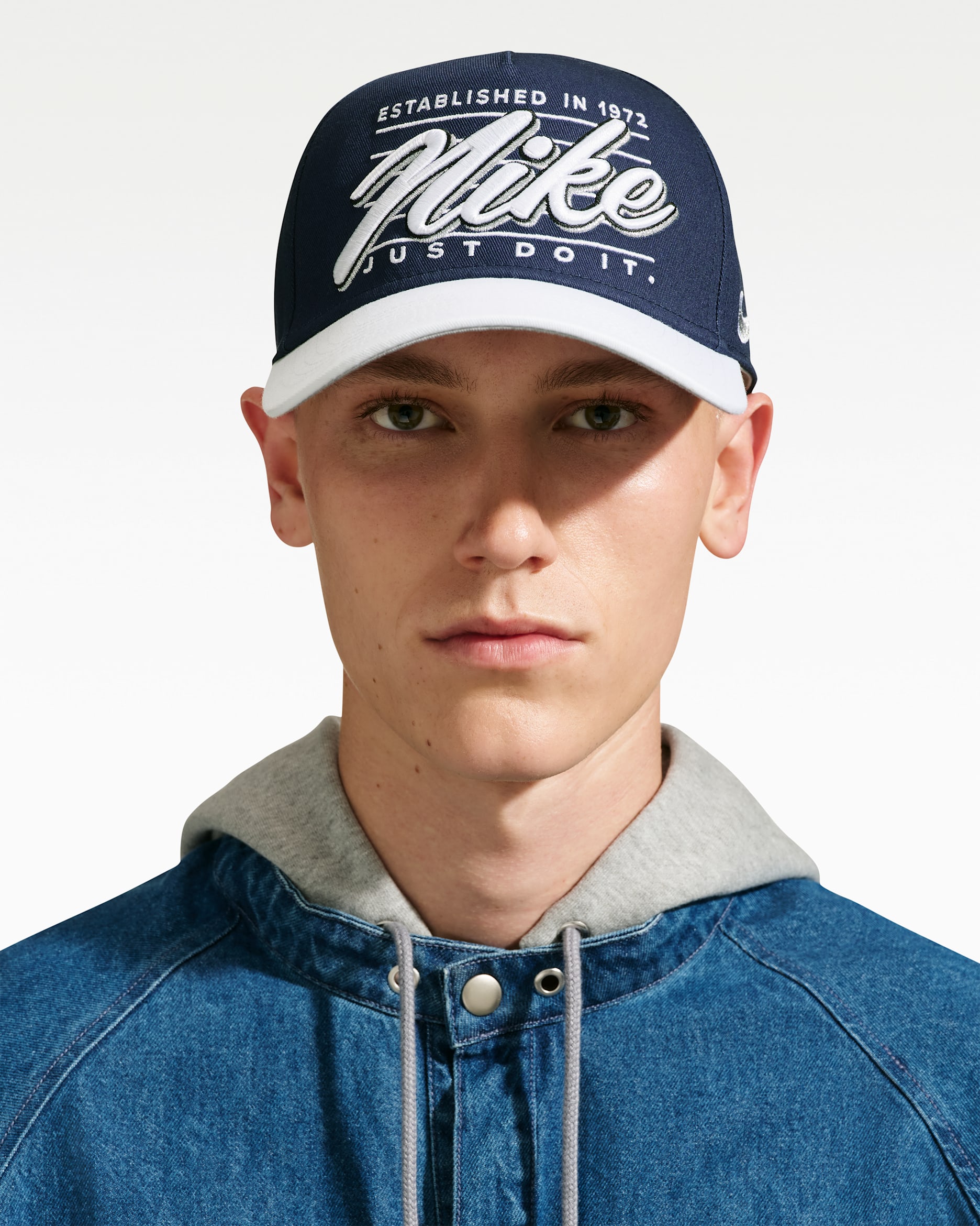 Nike Rise A-Frame struktureret kasket - Midnight Navy/hvid/Light Smoke Grey/Metallic Silver