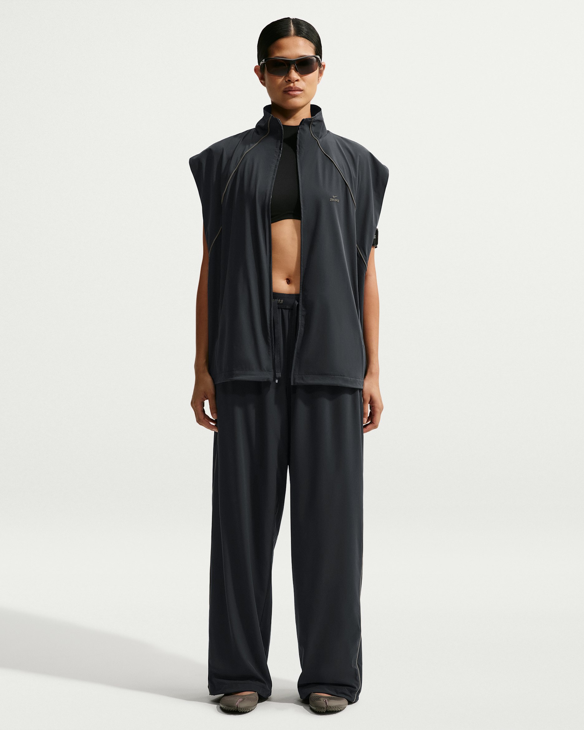 NikeSKIMS Stretch Nylon Women's Oversized Pants - NSKM Obsidian/Olive Grey/Olive Grey