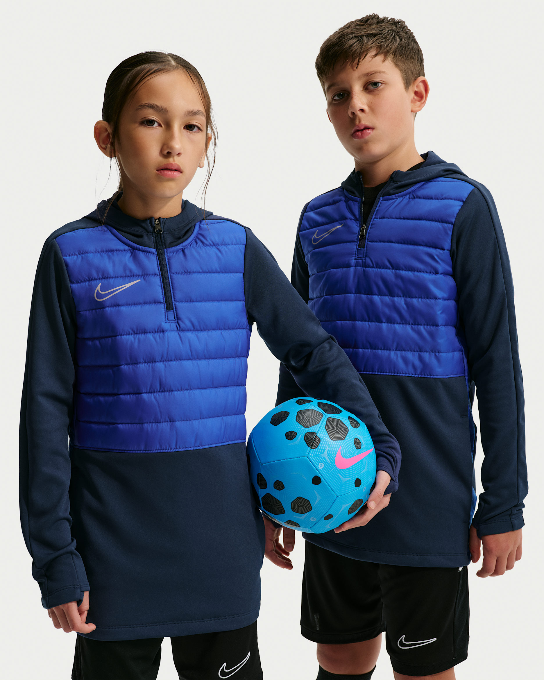 Nike Academy Winter Warrior Older Kids' Therma-FIT Football Drill Top - Midnight Navy/Game Royal