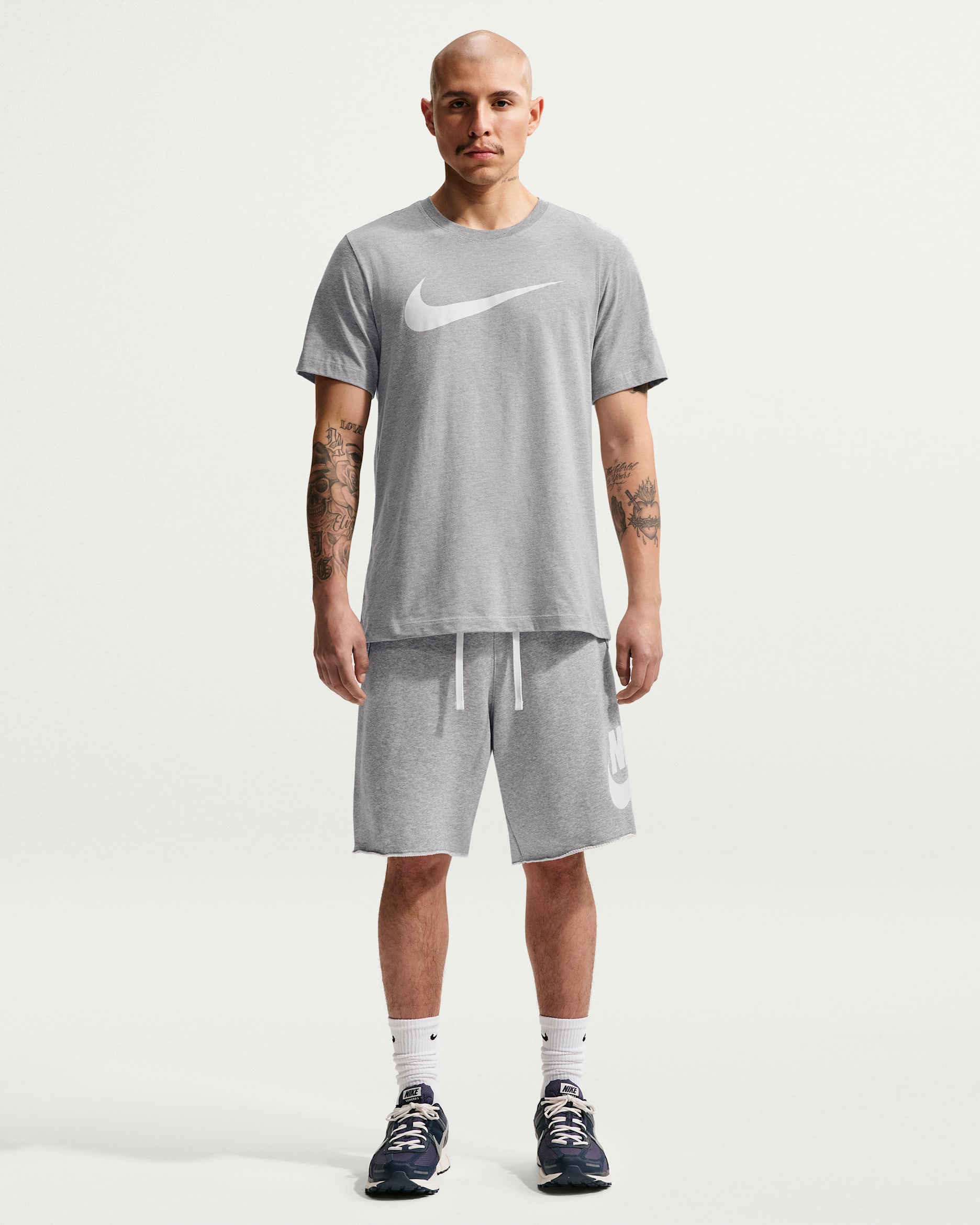Shorts de French Terry para hombre Nike Club Alumni - Gris oscuro jaspeado/Blanco/Blanco