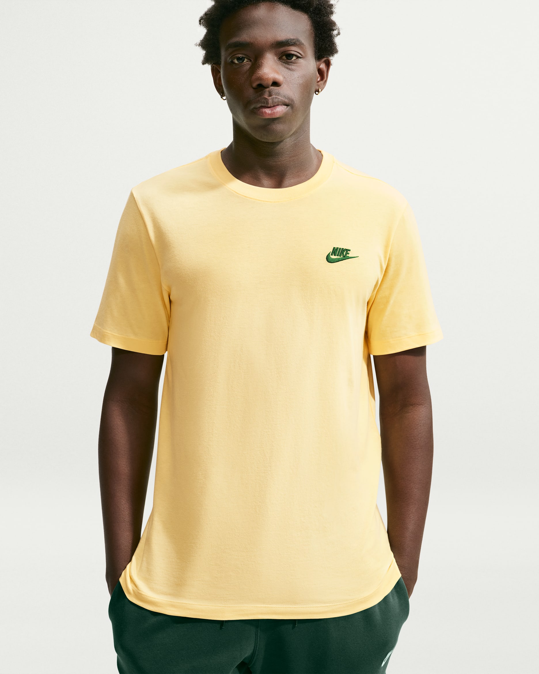 T-shirt Nike Sportswear Club – Uomo - Soft Yellow