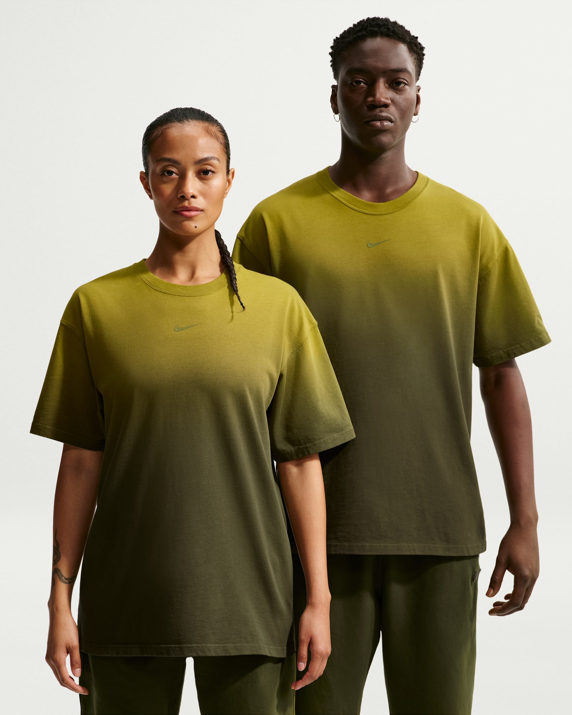 NOCTA CS-T-shirt til mænd - Moss/Medium Olive/Medium Olive