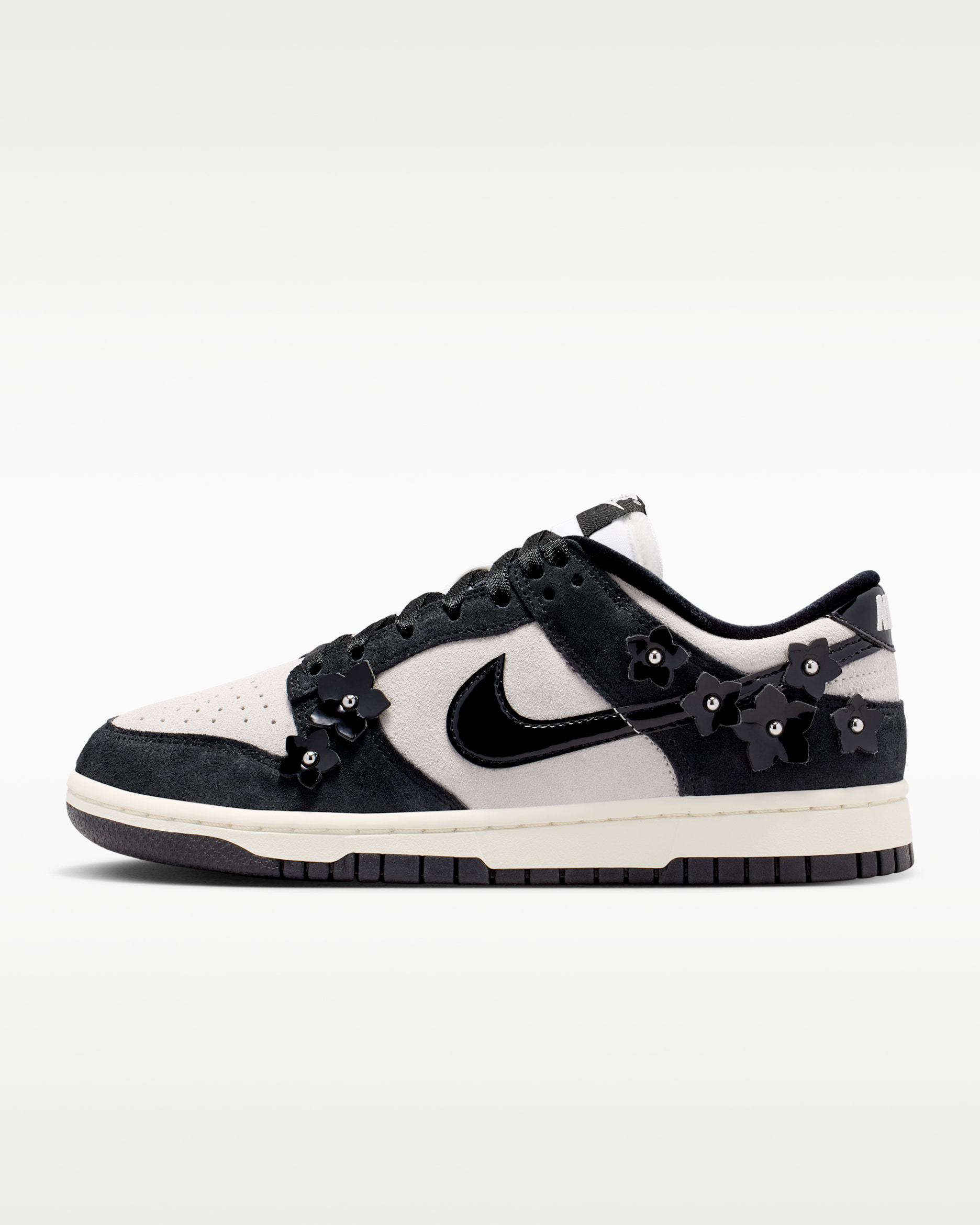 Nike Dunk Low SE Women's Shoes - Black/Sail/Black