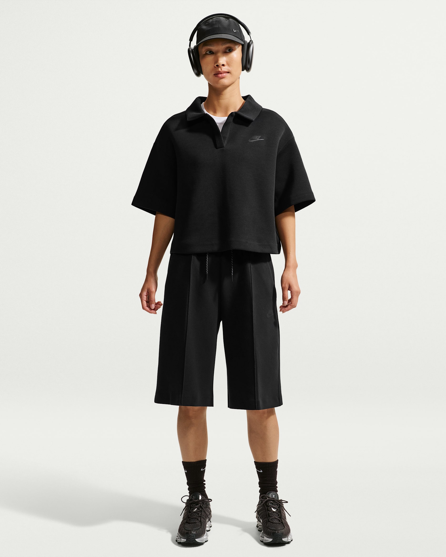 Nike Sportswear Tech Fleece Women's Loose Shorts - Black/Black/Black