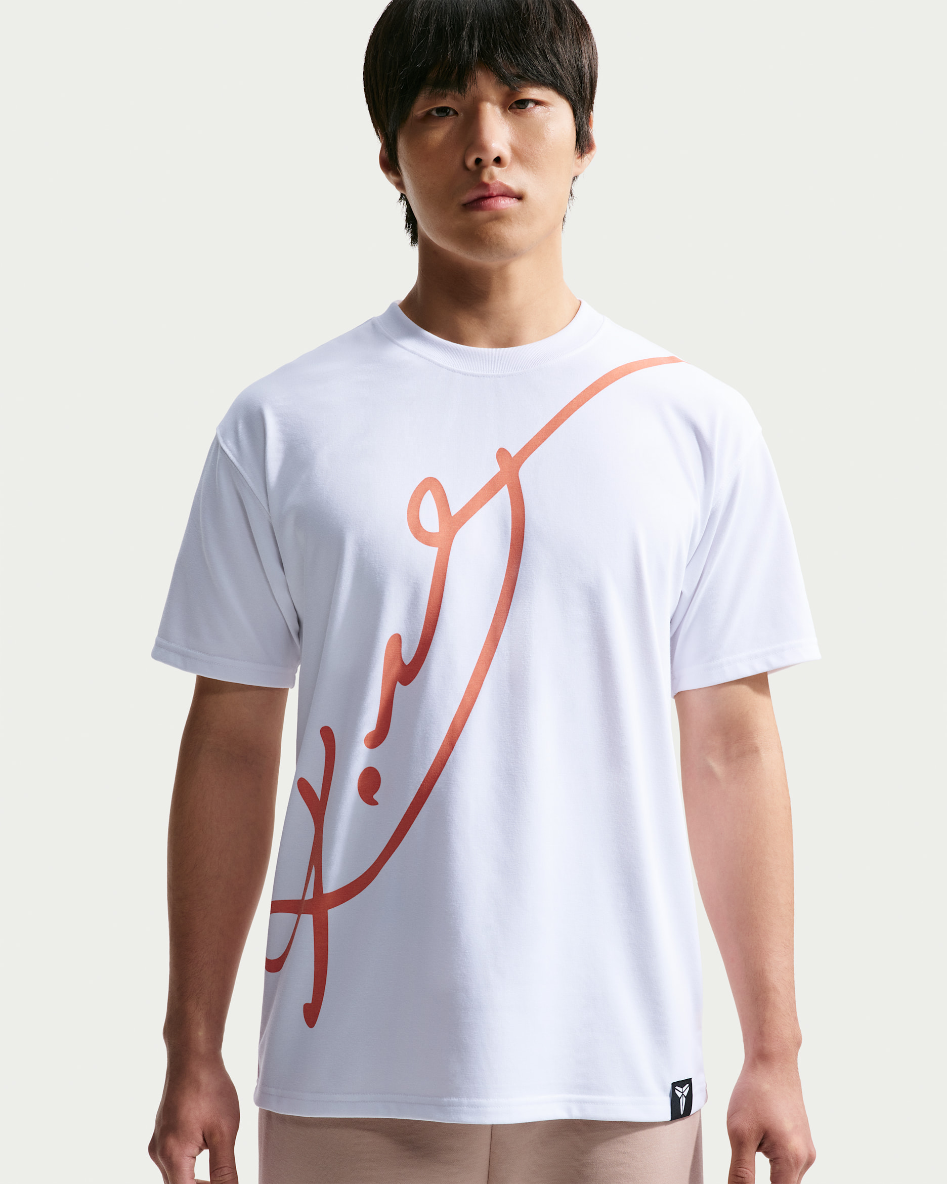 コービー メンズ Dri-FIT バスケットボール Tシャツ - ホワイト/ホットカリー