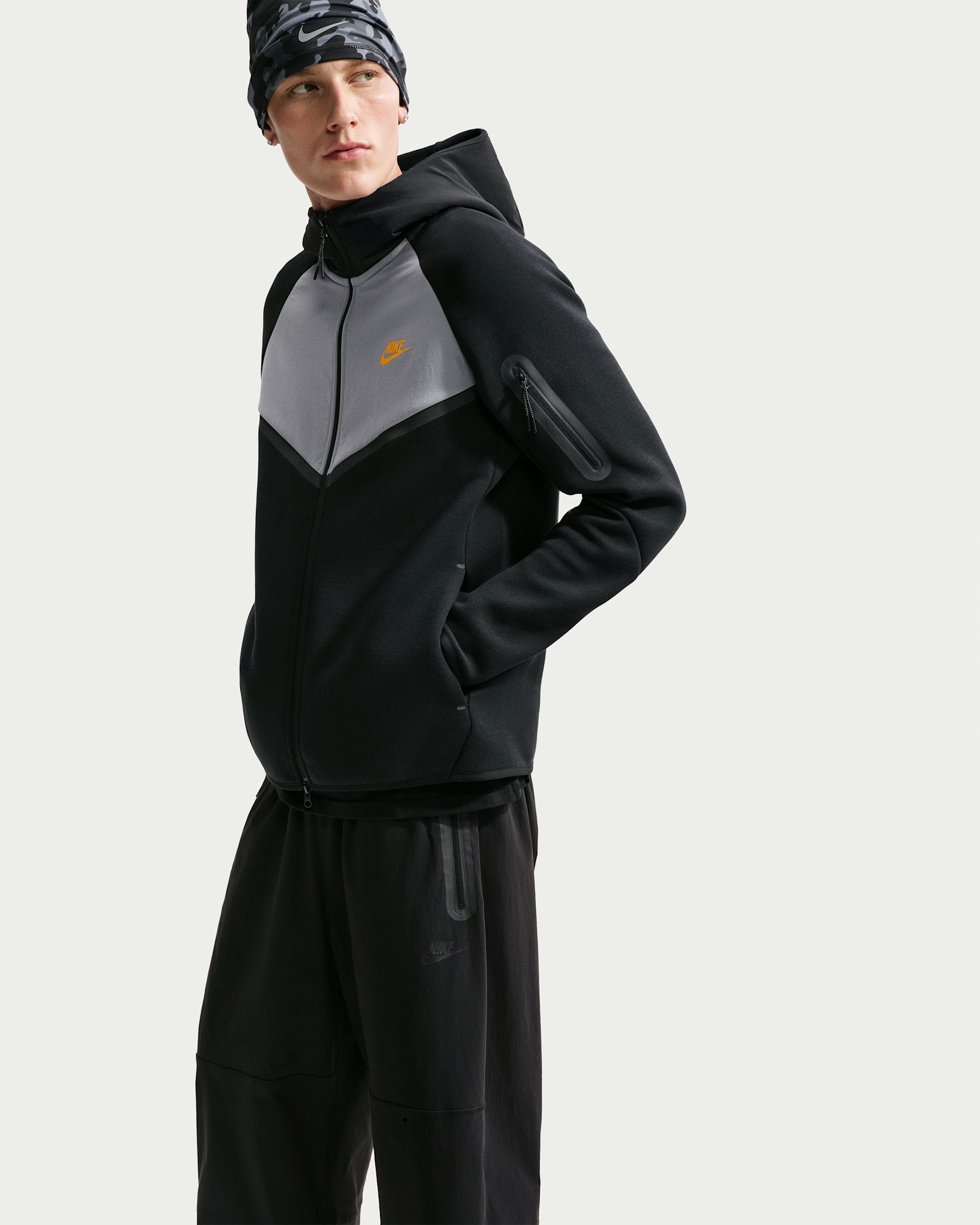 Fleecejacka Nike Tech Windrunner med hel dragkedja för män - Svart/Smoke Grey/Svart