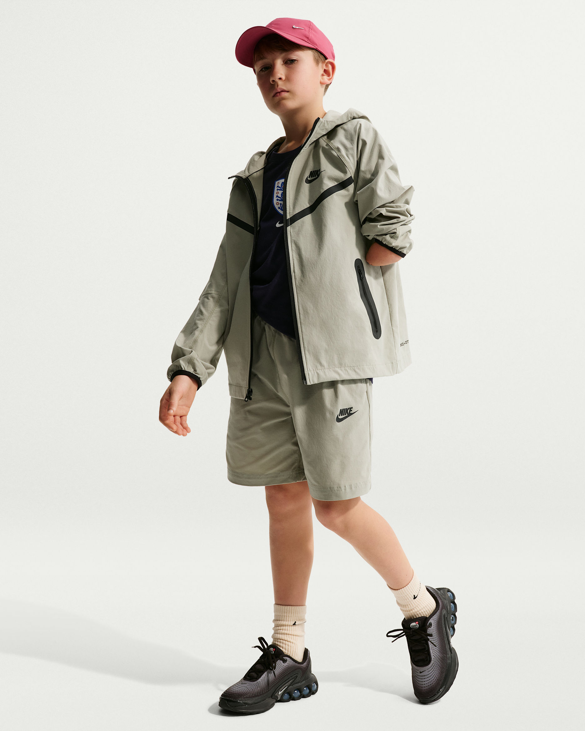 Nike Sportswear Tech Older Kids' (Boys') Woven Shorts - Spruce Fog/Black