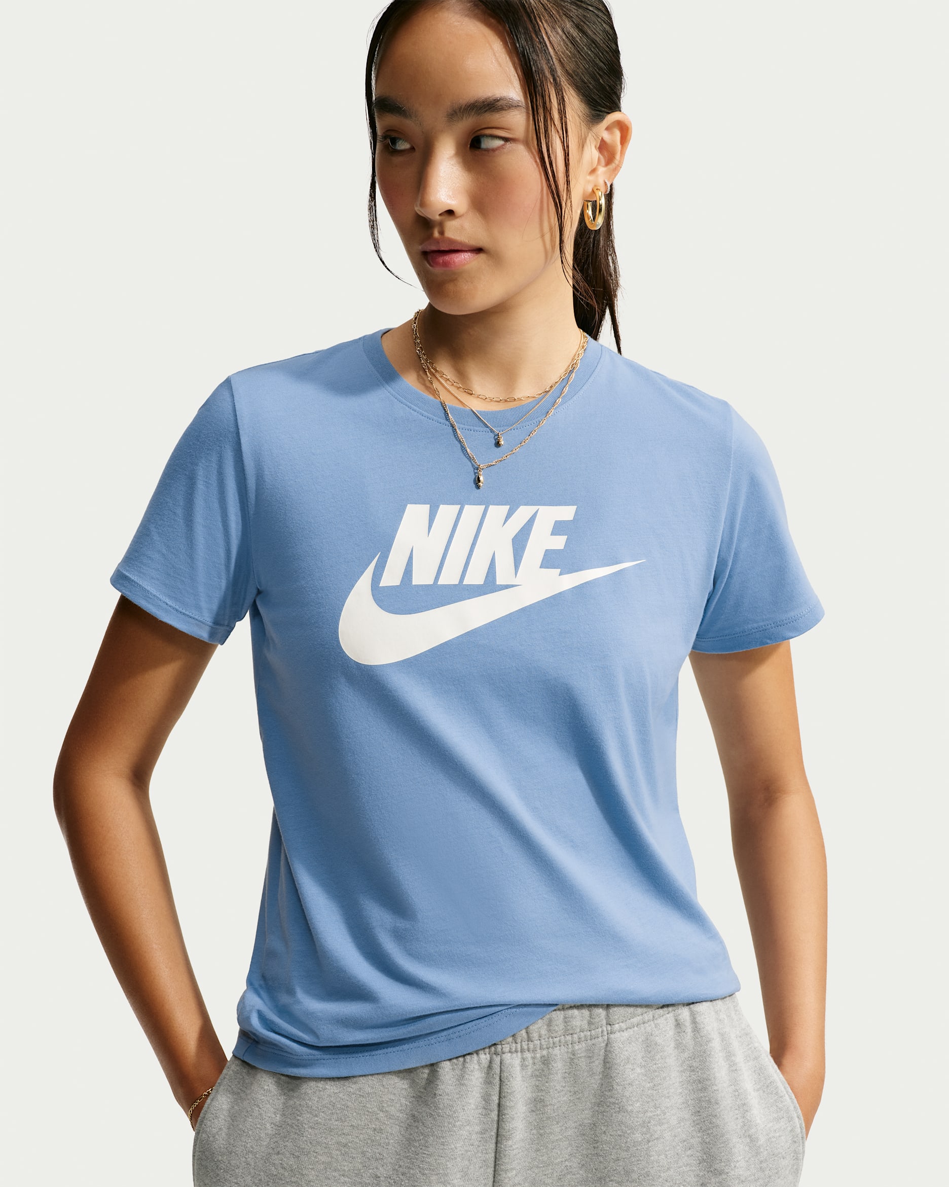 ナイキ スポーツウェア エッセンシャル ウィメンズ ロゴ Tシャツ - ワークブルー