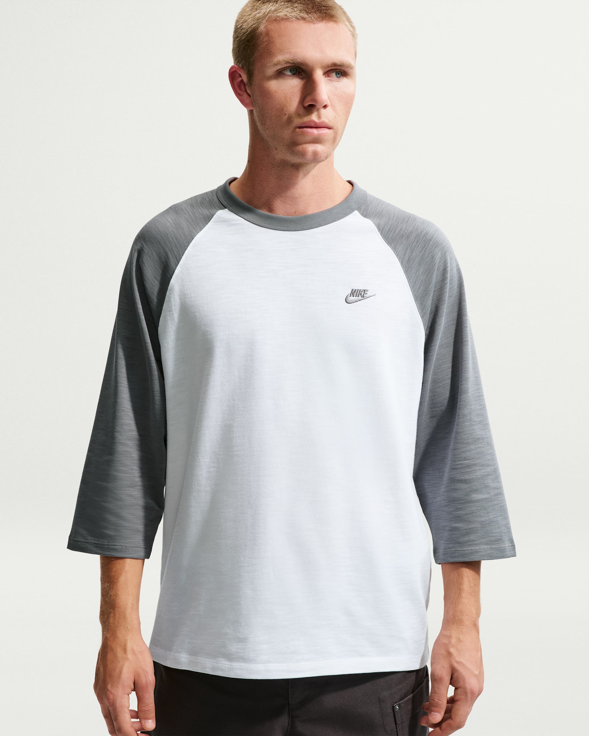 Nike Sportswear Club Men's 3/4-Sleeve Raglan Top - Smoke Grey/White/Smoke Grey
