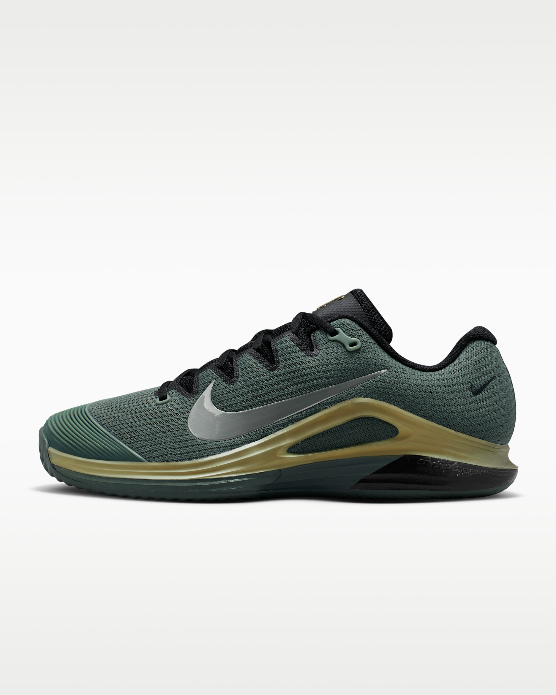 Nike Vapor 12 PRM salakpályás férfi teniszcipő - Camo Green/Metallic Gold/Fekete/Pure Platinum