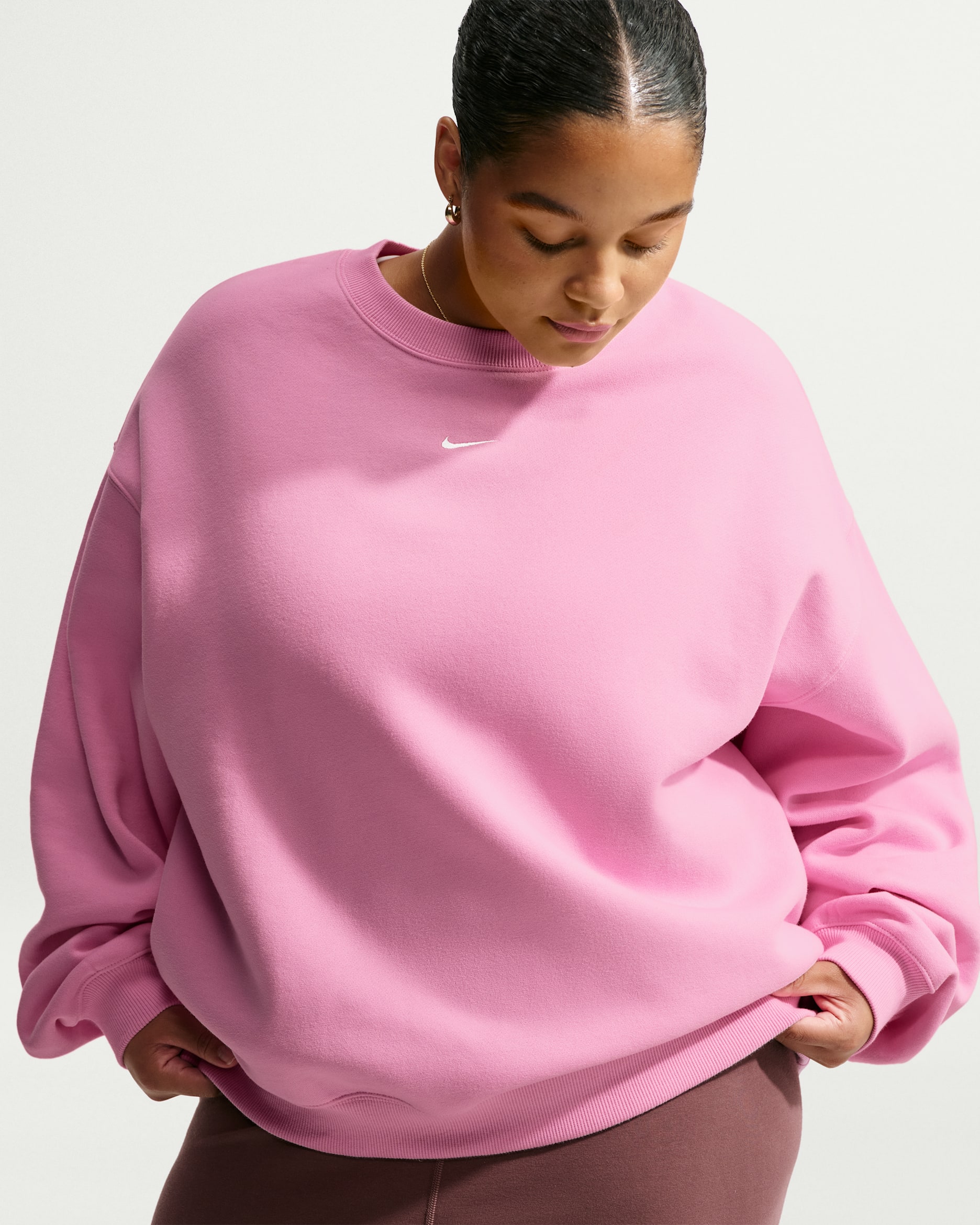 Sudadera de cuello redondo oversized para mujer (talla grande) Nike Studio Fleece Medium Weight - Rosa amanecer/Vela