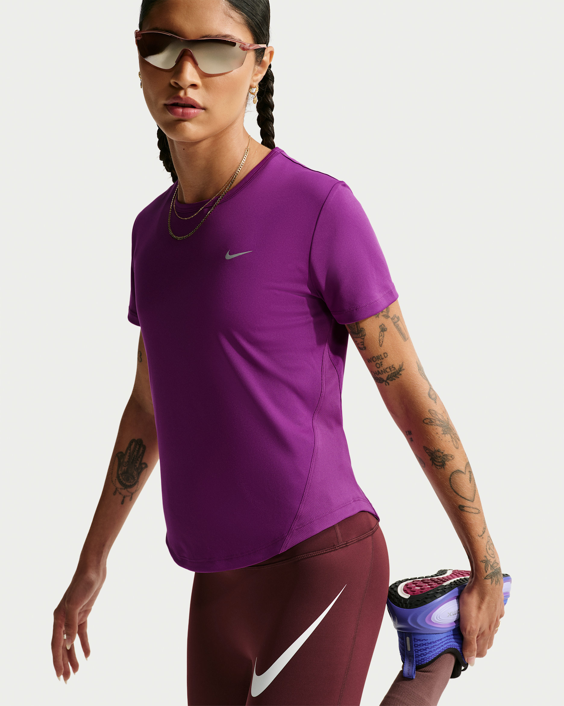 Dámské běžecké tričko Dri-FIT Nike Tempo s krátkým rukávem - Bold Berry
