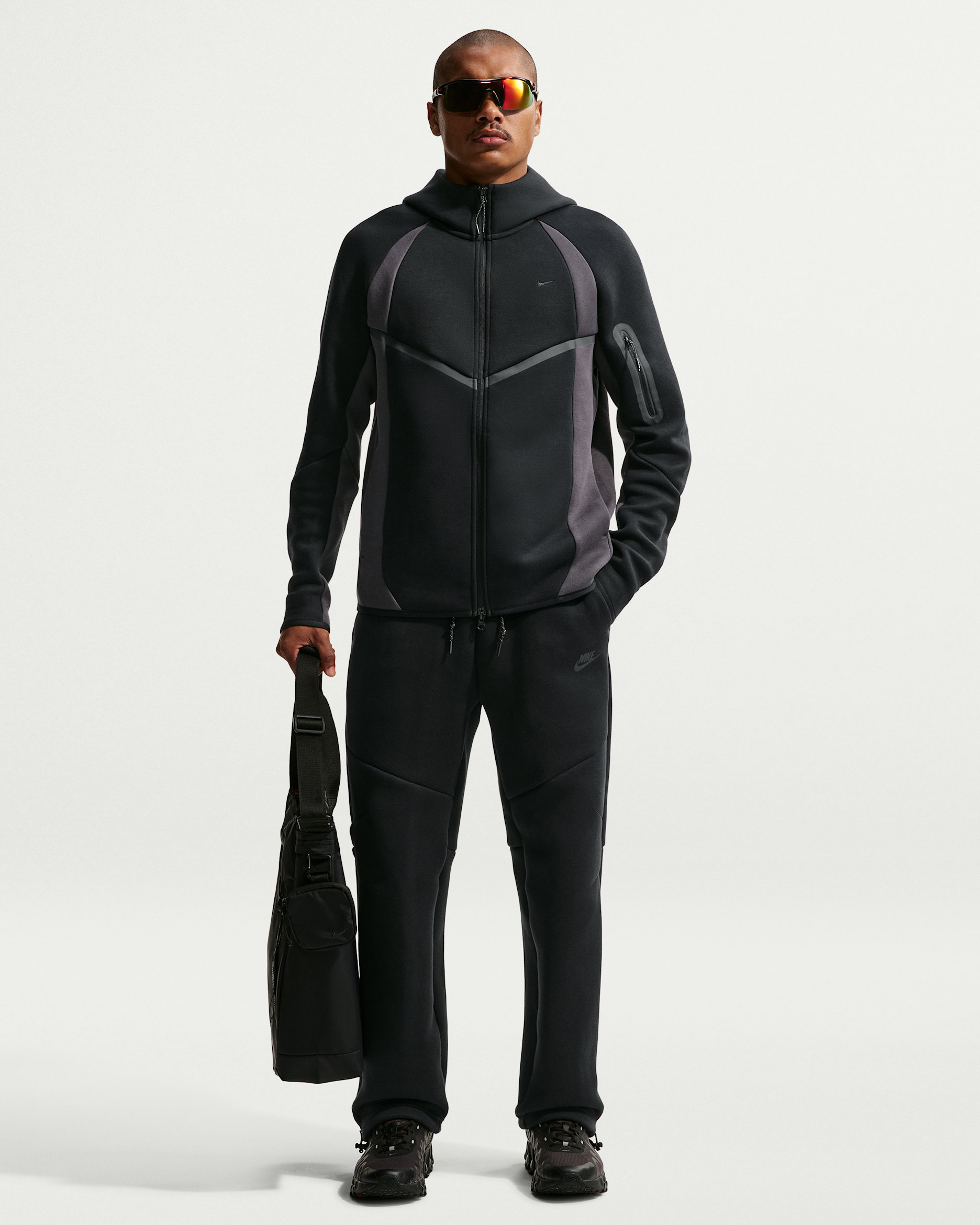 Nike Tech Men's Open-Hem Fleece Trousers - Black/Black