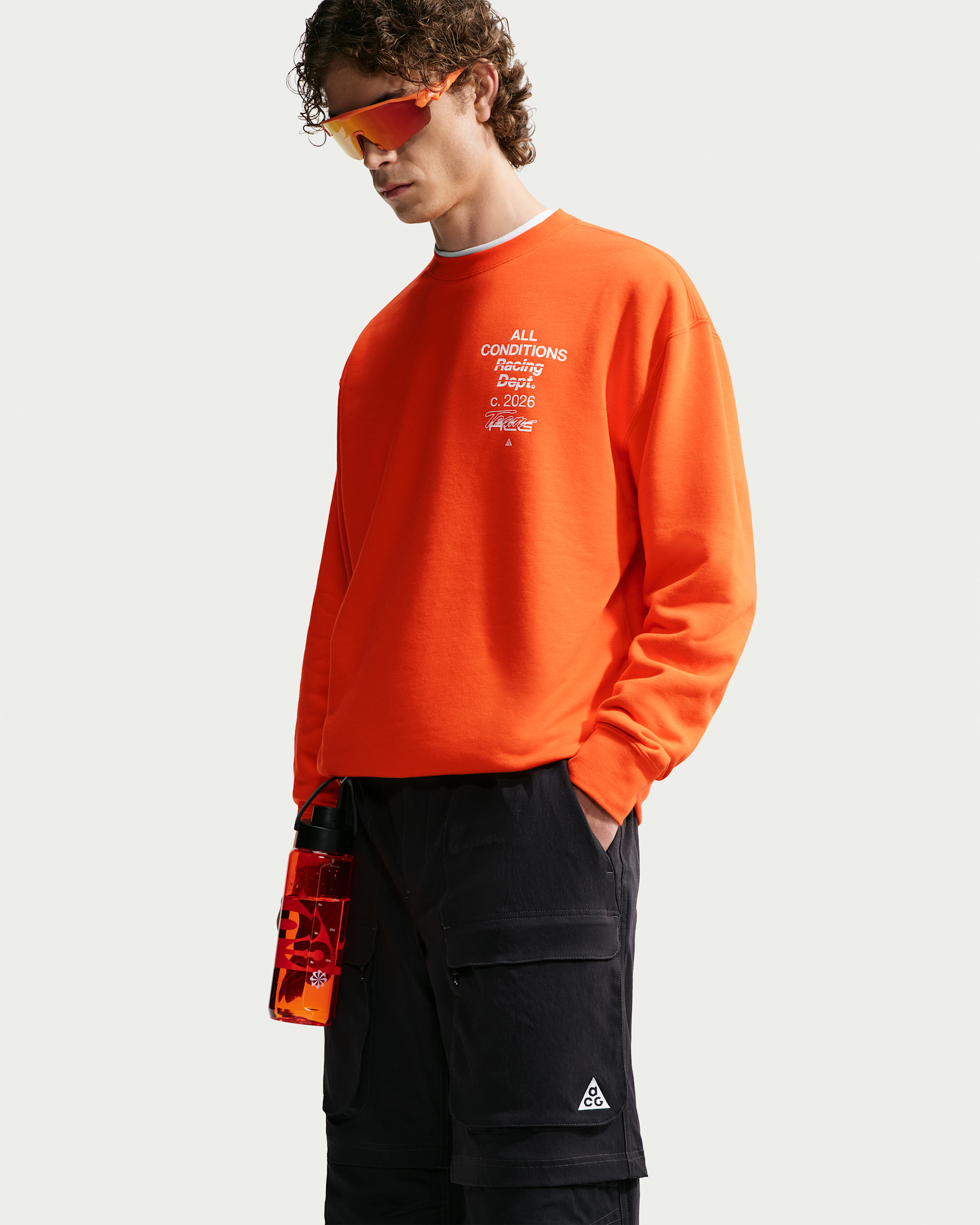 Sweatshirt de gola redonda Dri-FIT ACG "Tuff Fleece" para homem - Laranja Safety/Branco