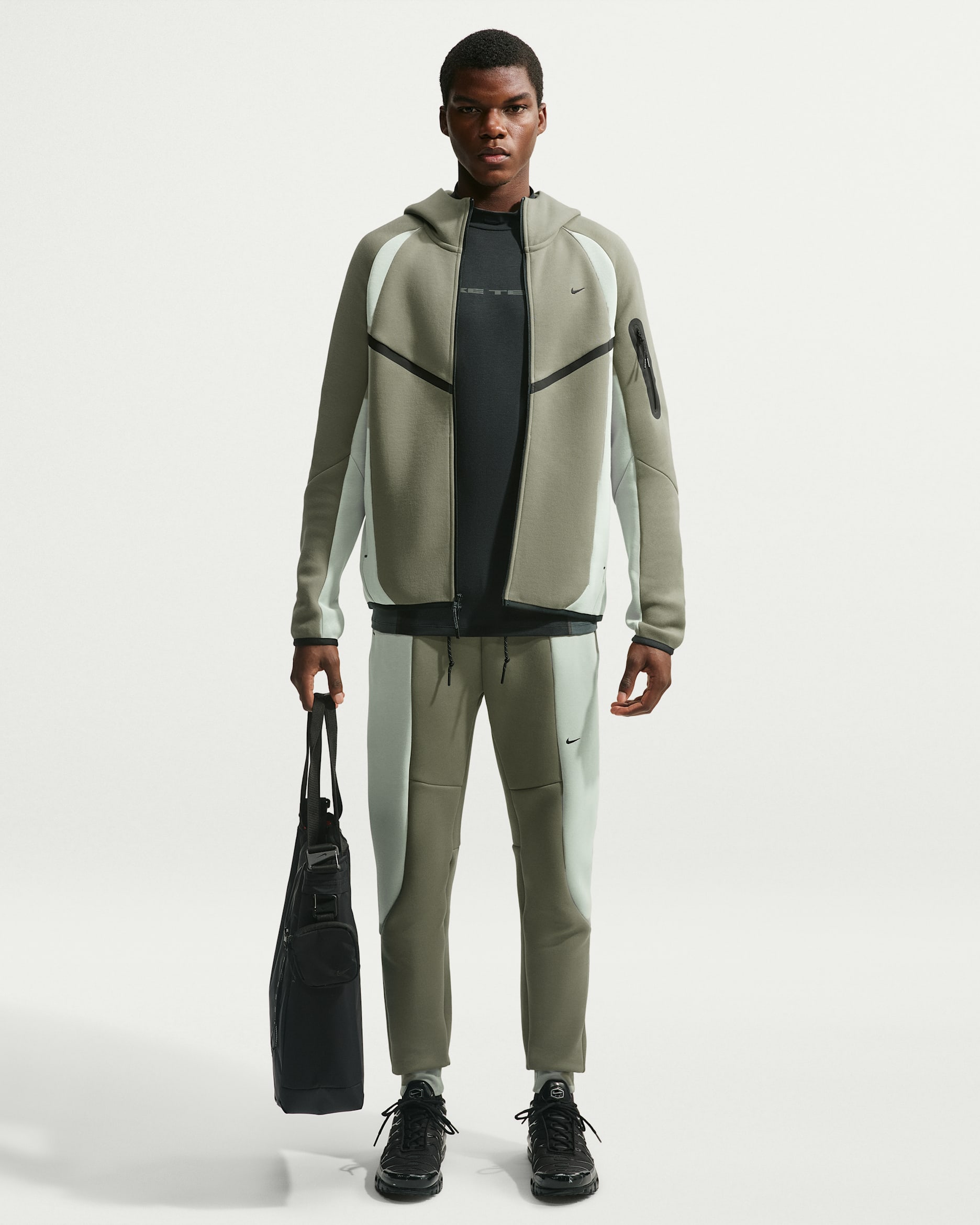 Nike Tech Men's Fleece Color-Block Joggers - Silver Sage/Jade Horizon/Black