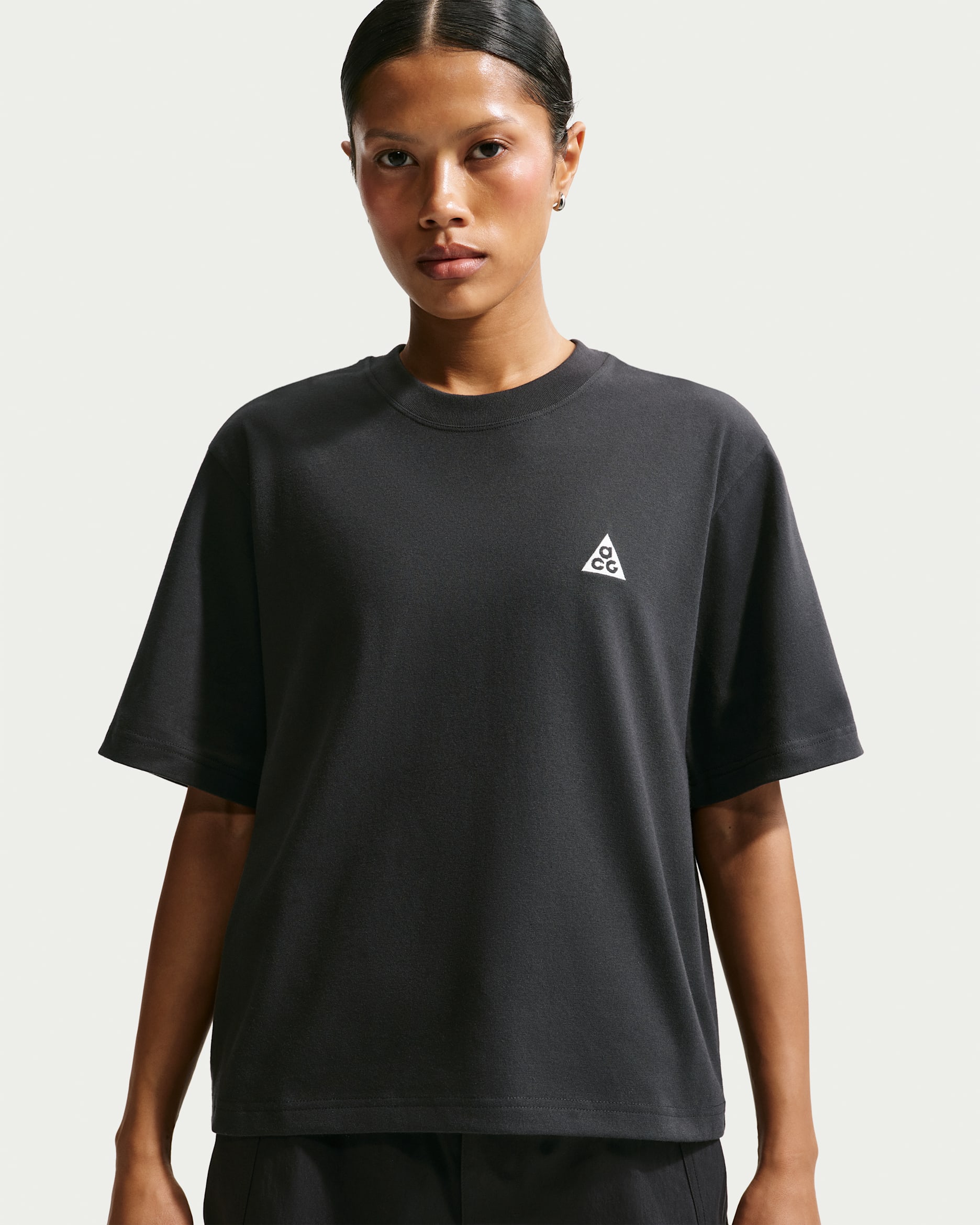 Playera de manga corta para mujer Nike ACG - Negro/Blanco cumbre