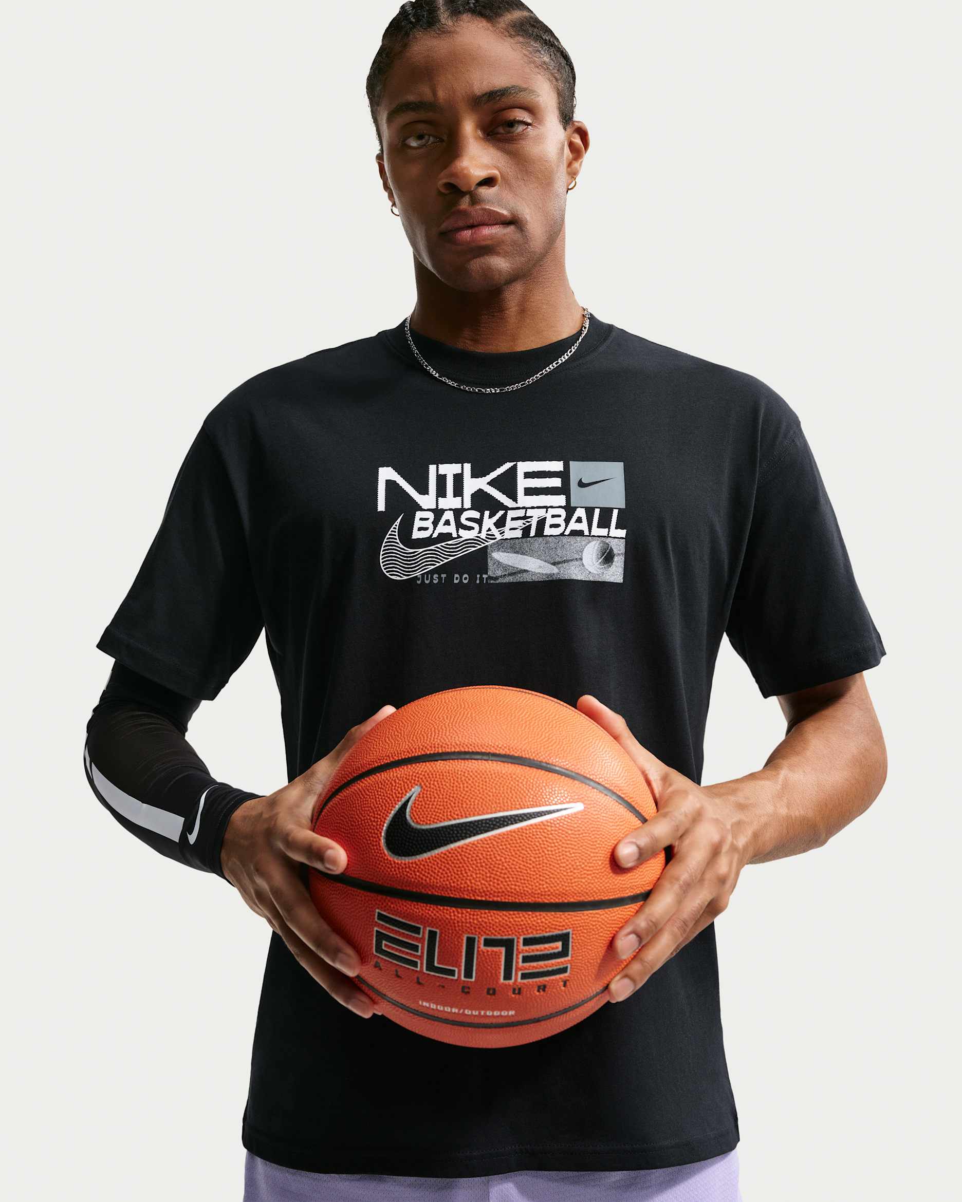 Nike Men's Basketball T-Shirt - Black