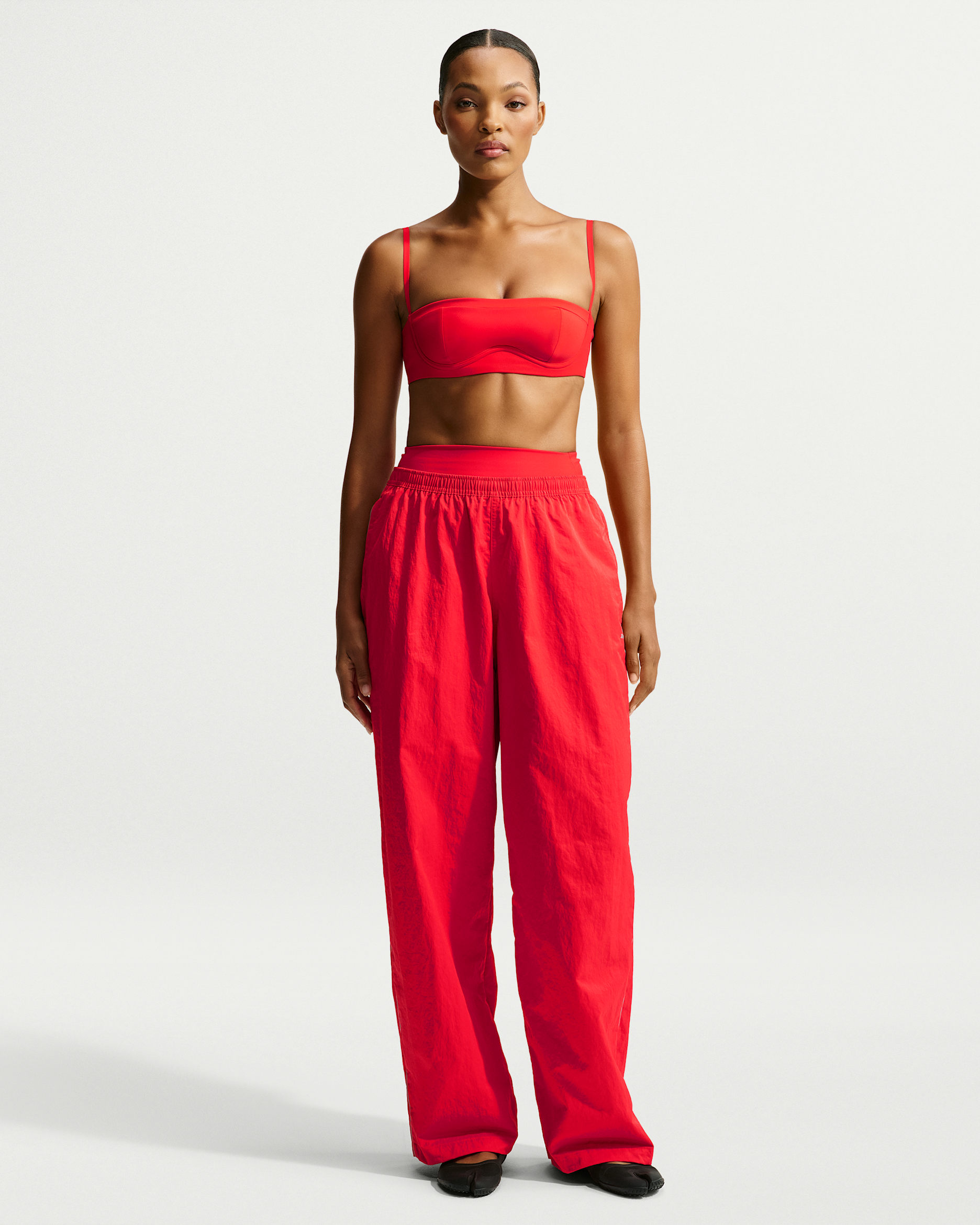 NikeSKIMS Crunchy Nylon damebukse med vide ben - University Red