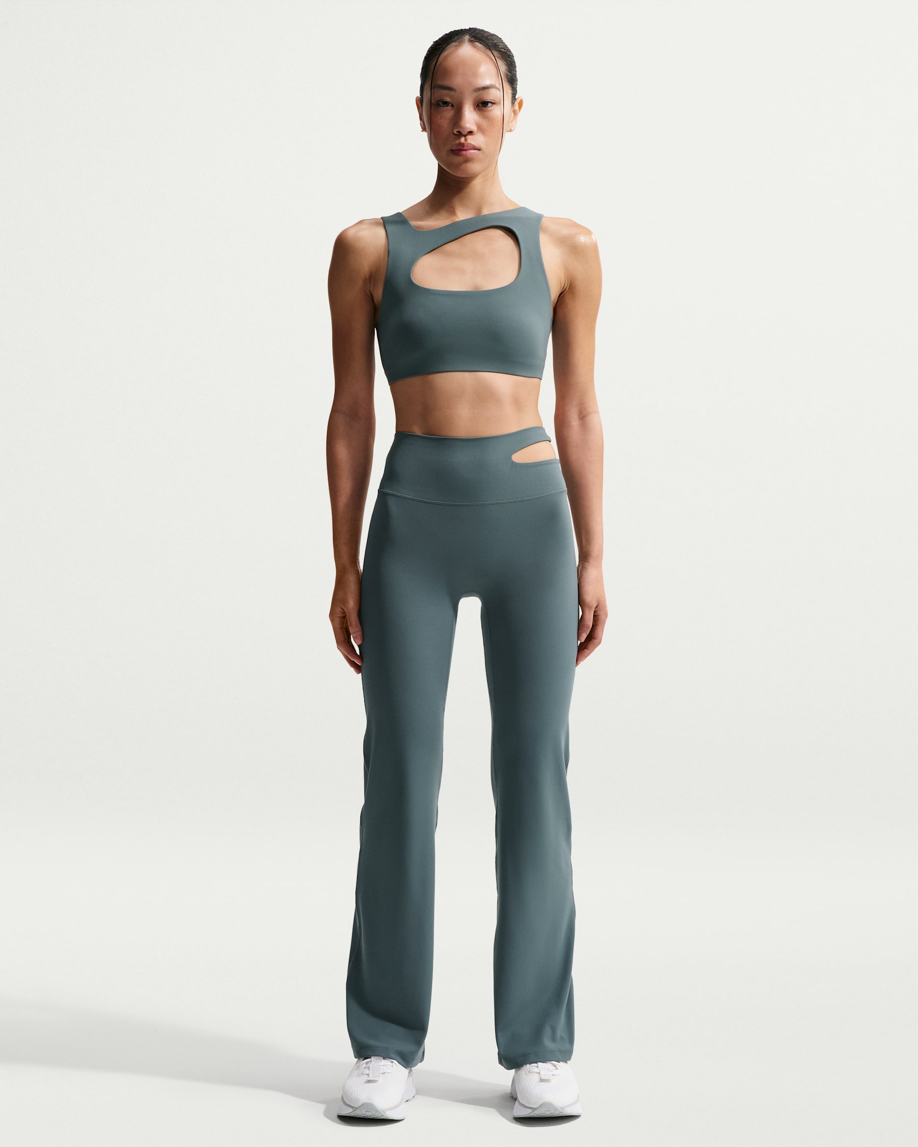 나이키 젠비 여성 하이웨이스트 플레어 레깅스 - 미네랄 슬레이트/화이트