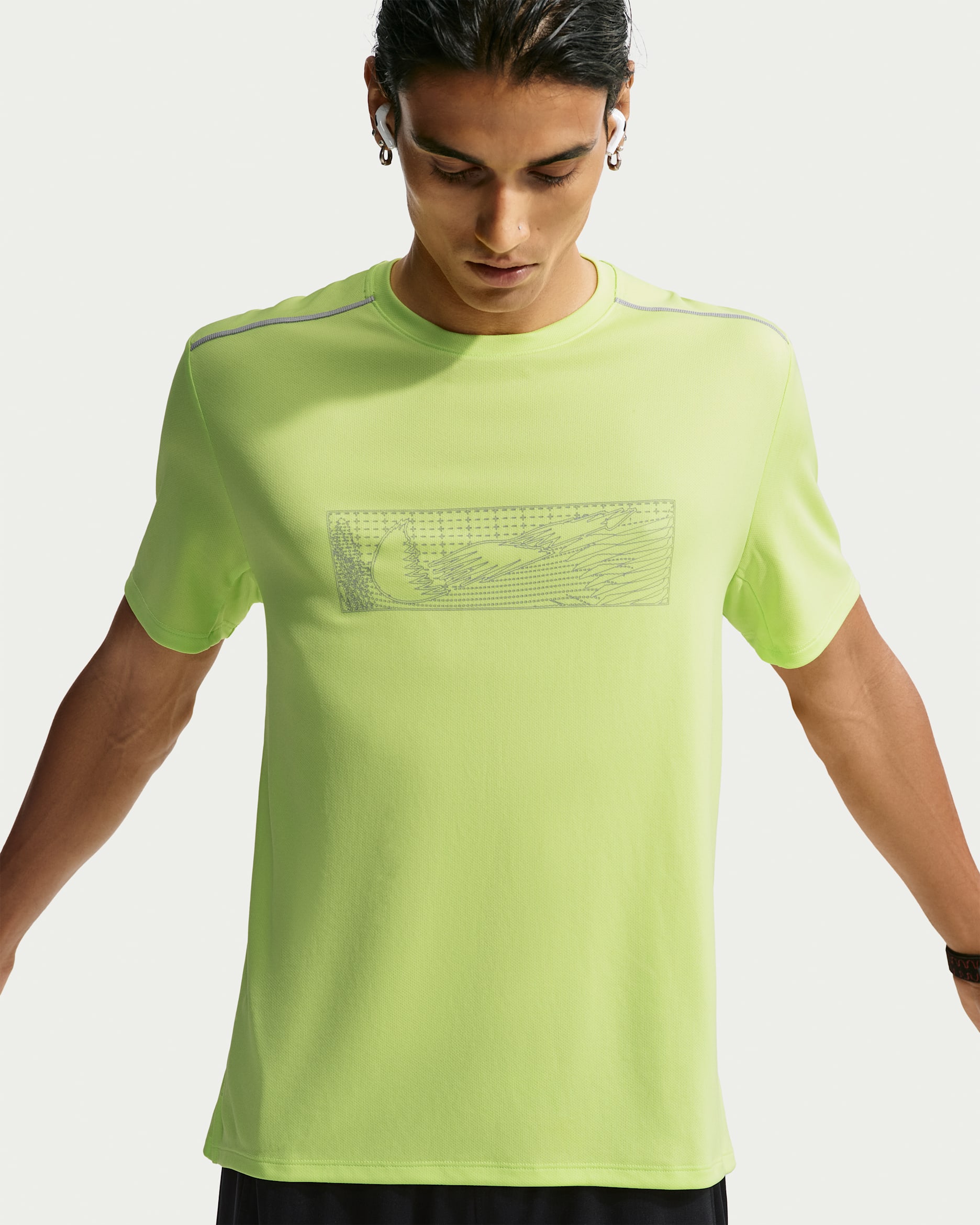 Vinteranpassad löpartröja Nike Miler Dri-FIT med UV-skydd för män - Light Lemon Twist