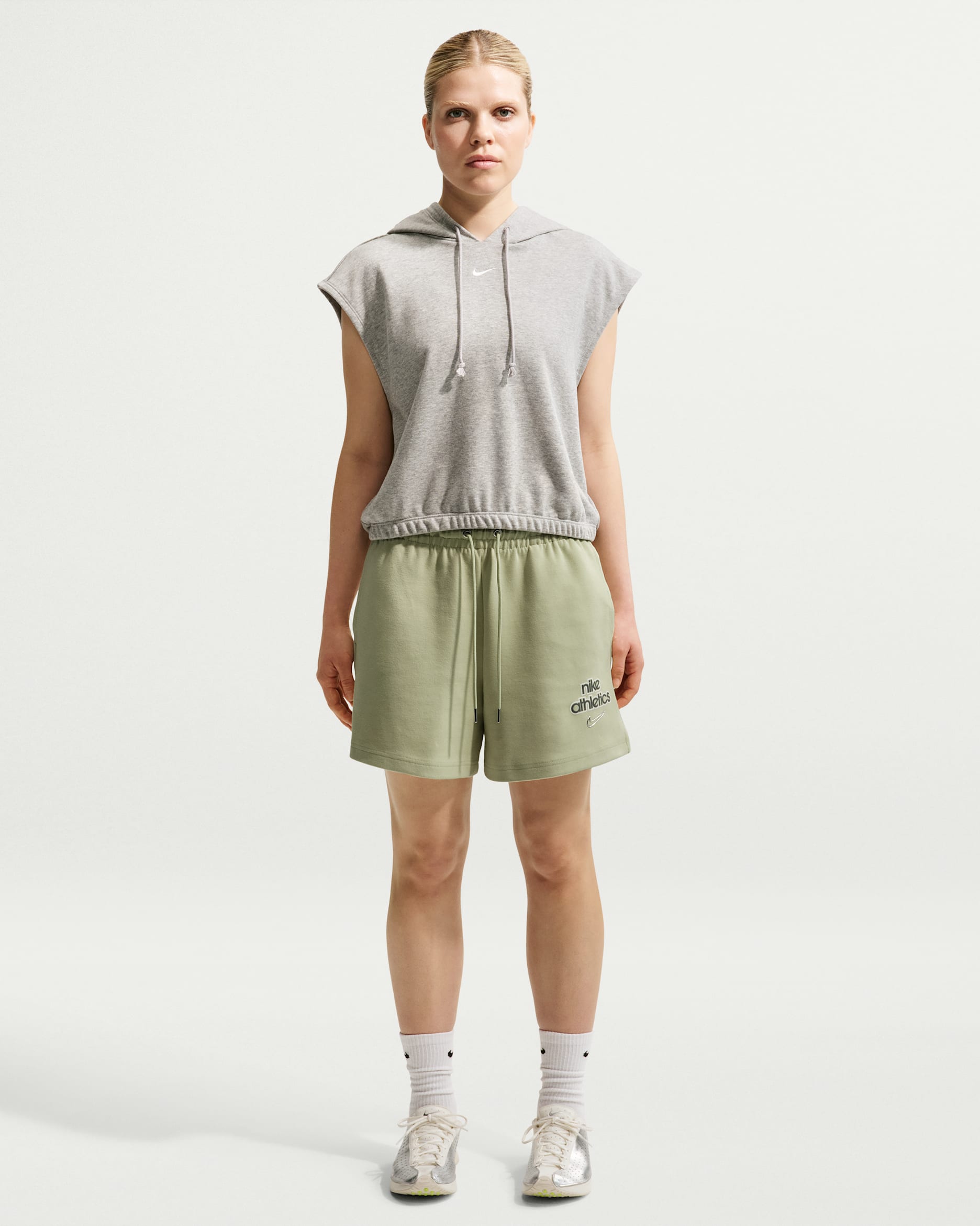 Nike Sportswear dameshorts - Olive Aura