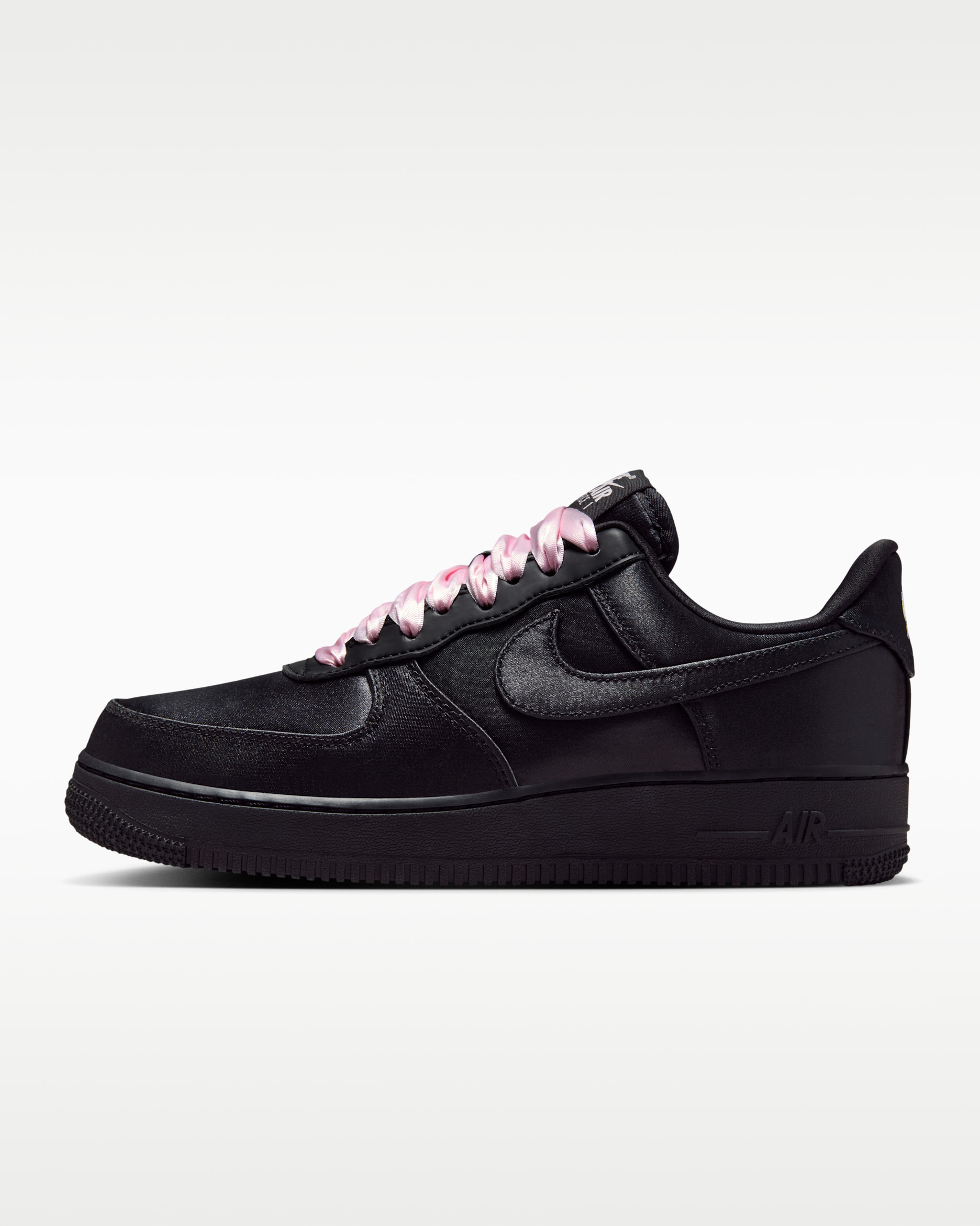 Tenis para mujer Nike Air Force 1 ’07 LV8 - Negro/Hielo rosa/Negro