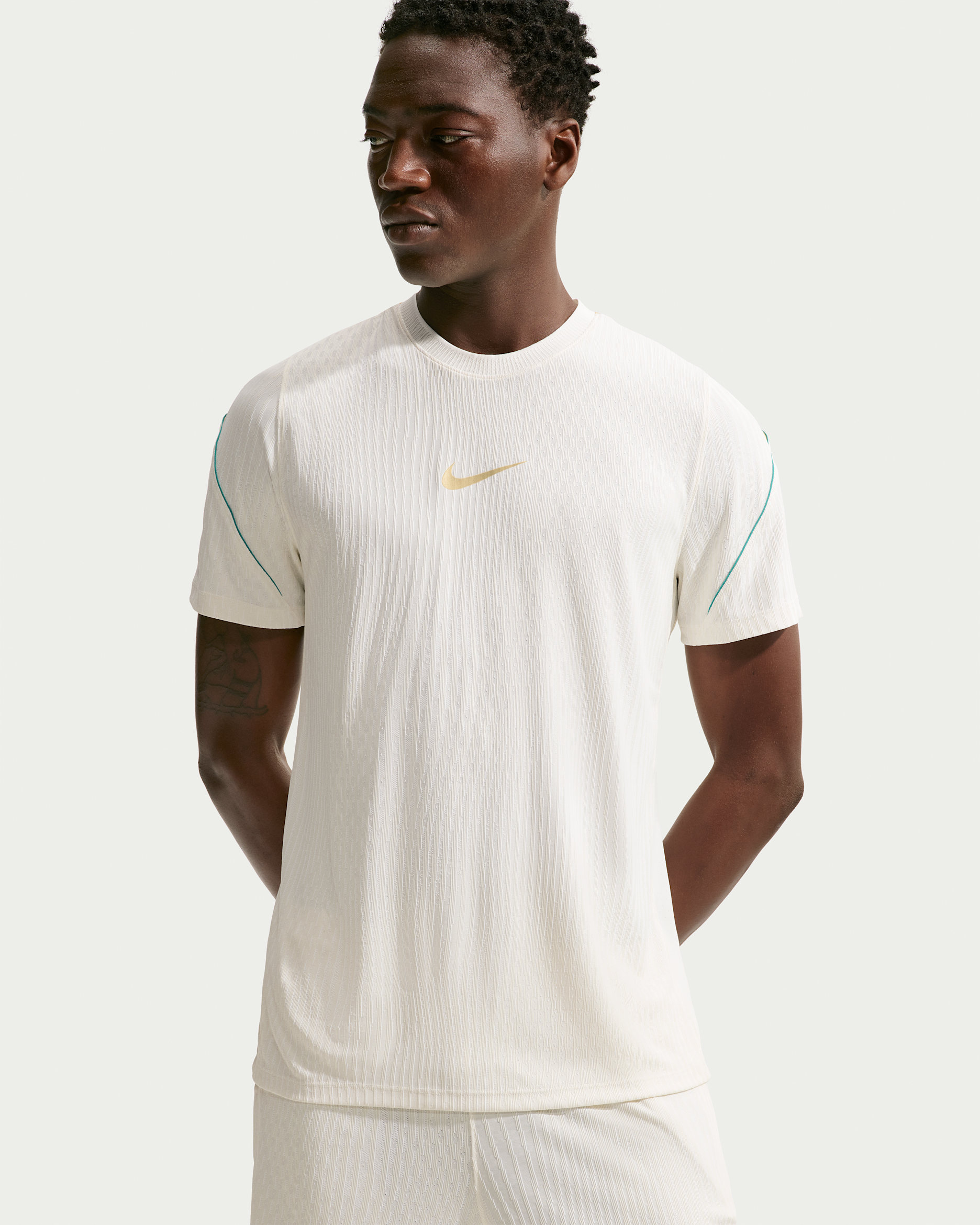 Playera de fútbol de manga corta Nike Dri-FIT ADV para hombre Nike Strike Elite - Vela/Oro elemental/Azul verdoso Río/Oro metalizado