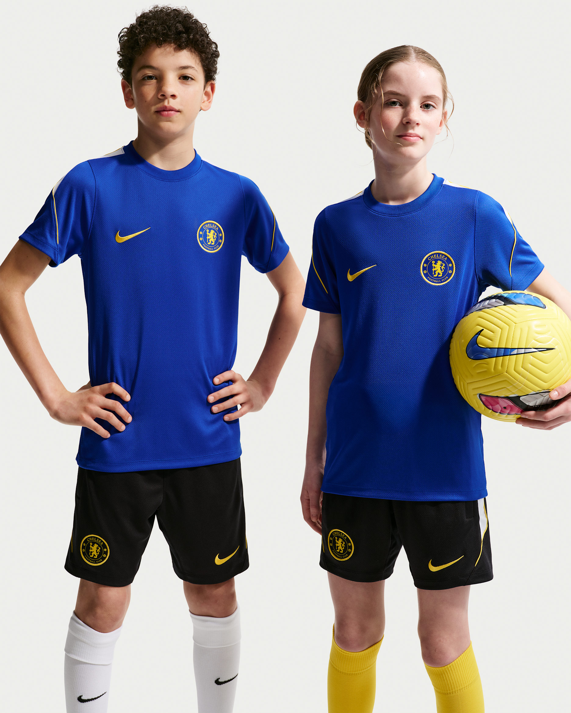 Chelsea FC Strike Big Kids' Nike Soccer Dri-FIT Short-Sleeve Top - Bright Blue/Midwest Gold/White/Midwest Gold