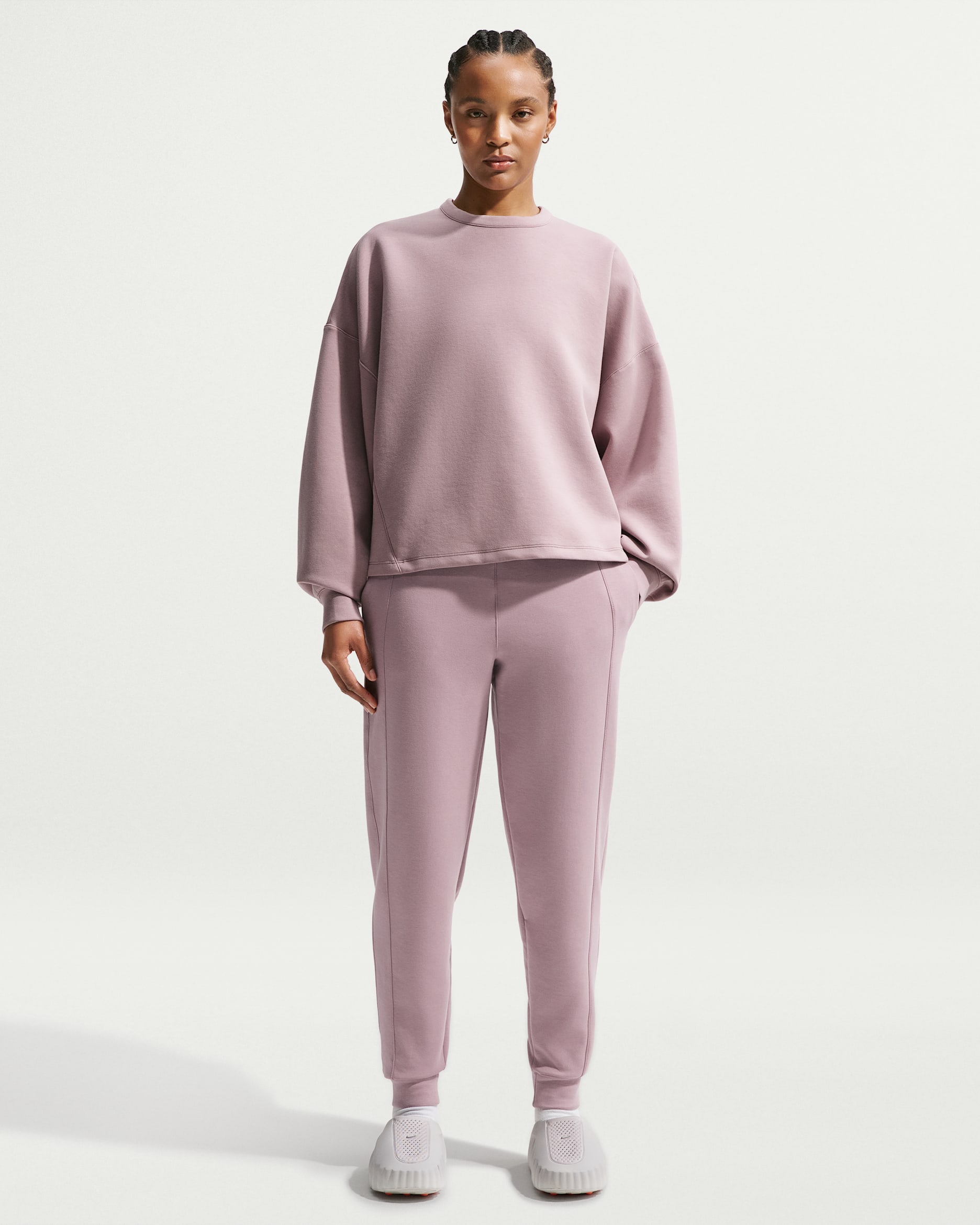 Joggers Dri-FIT de tiro medio para mujer Nike 24.7 ImpossiblySoft - Mena violeta claro/Tatuaje