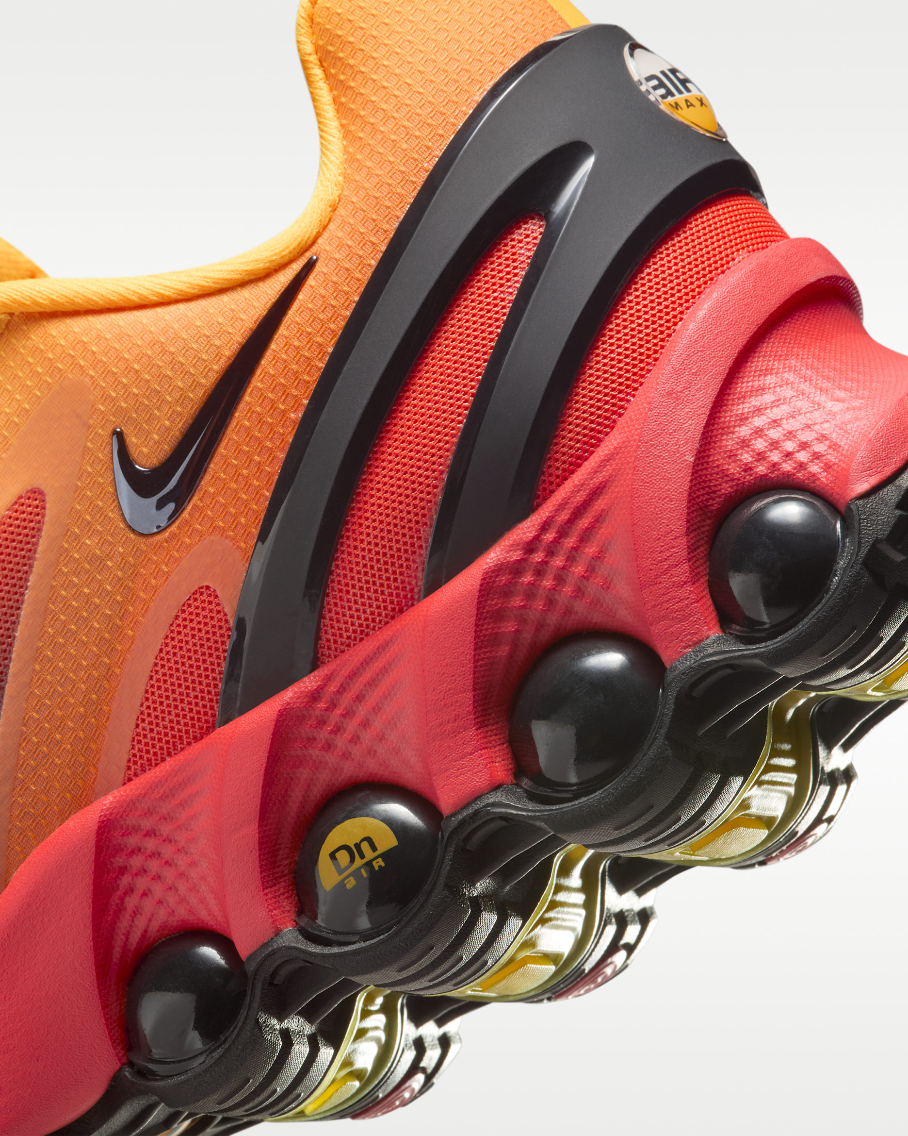 ナイキ エア マックス Dn8 メンズシューズ - チームオレンジ/レーザーオレンジ/ブラック/ブラック