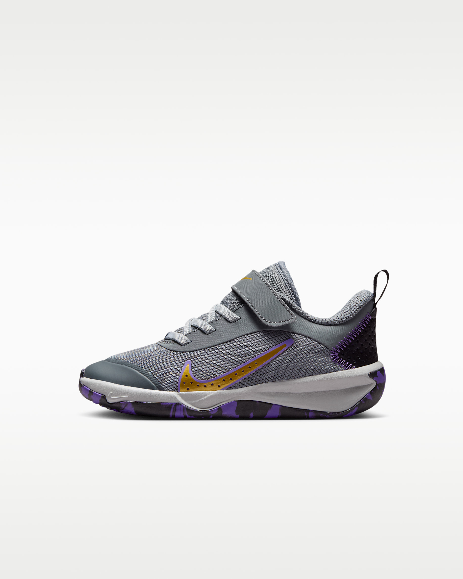 Nike Omni Multi-Court Little Kids' Shoes - Smoke Grey/Action Grape/Light Smoke Grey/Metallic Gold