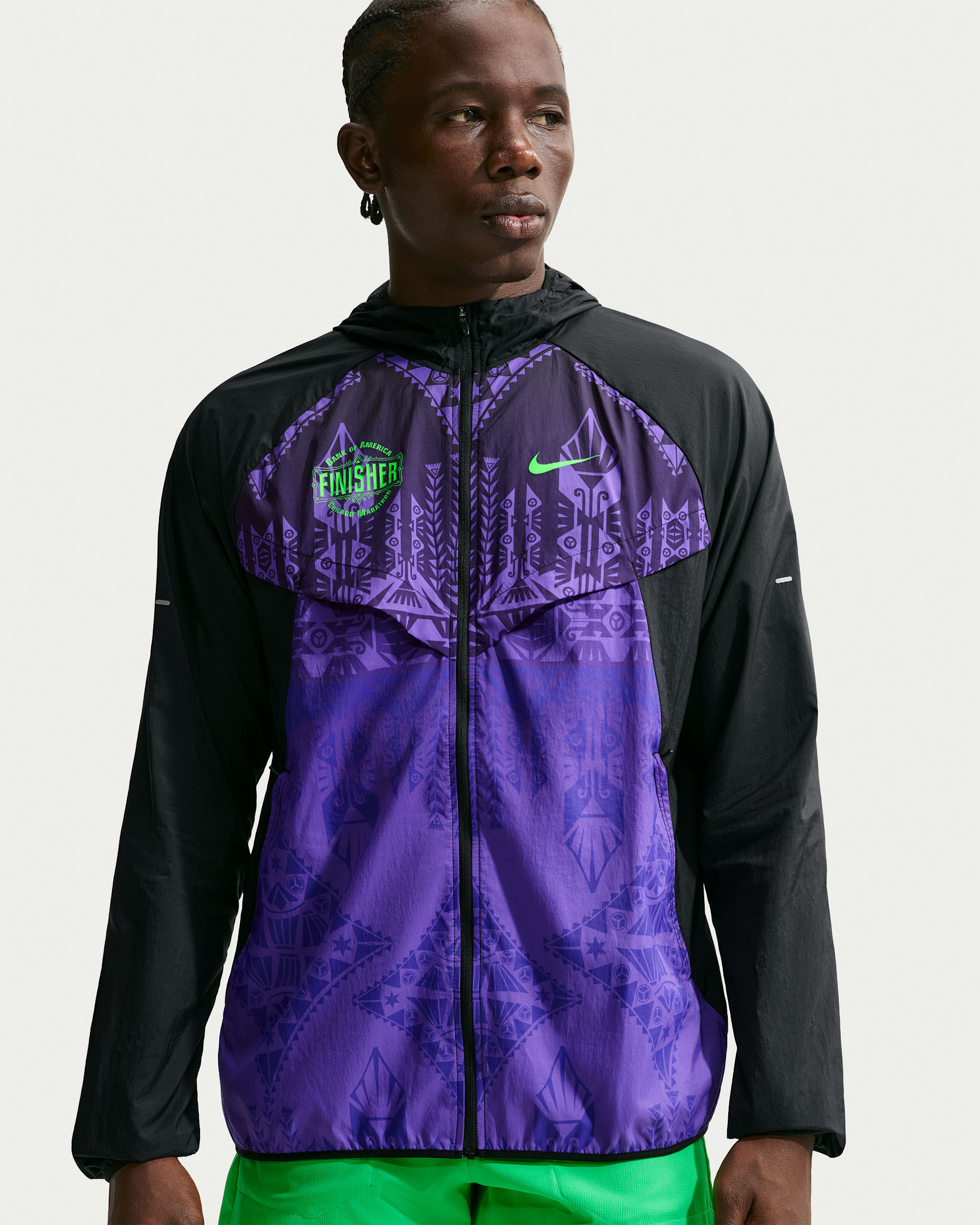 Chamarra de correr Repel con protección contra los rayos UV Nike Stride - Uva acción/Negro/Verde strike