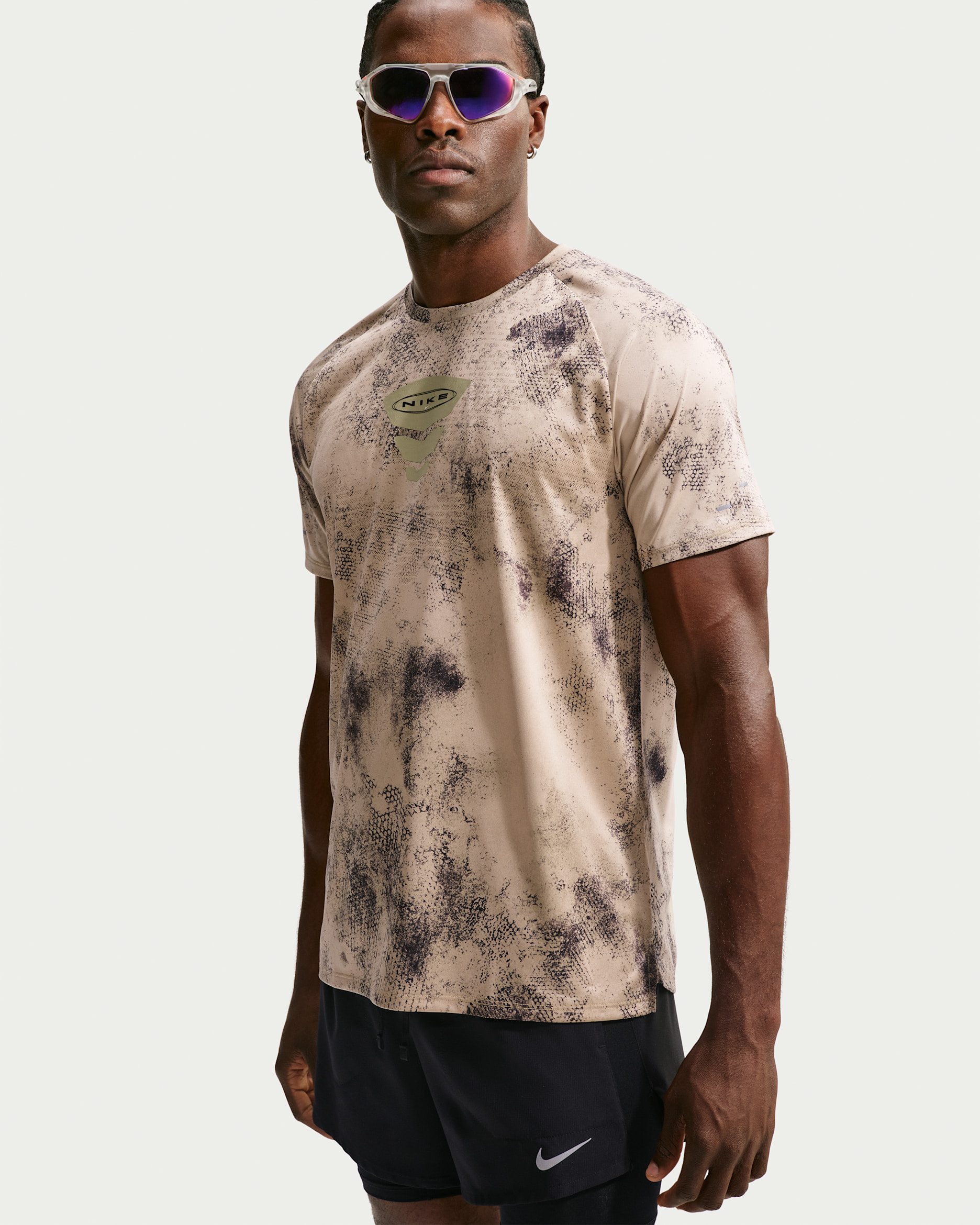 Nike Stride Men's Dri-FIT ADV Short-Sleeve Running Top - Neutral Olive