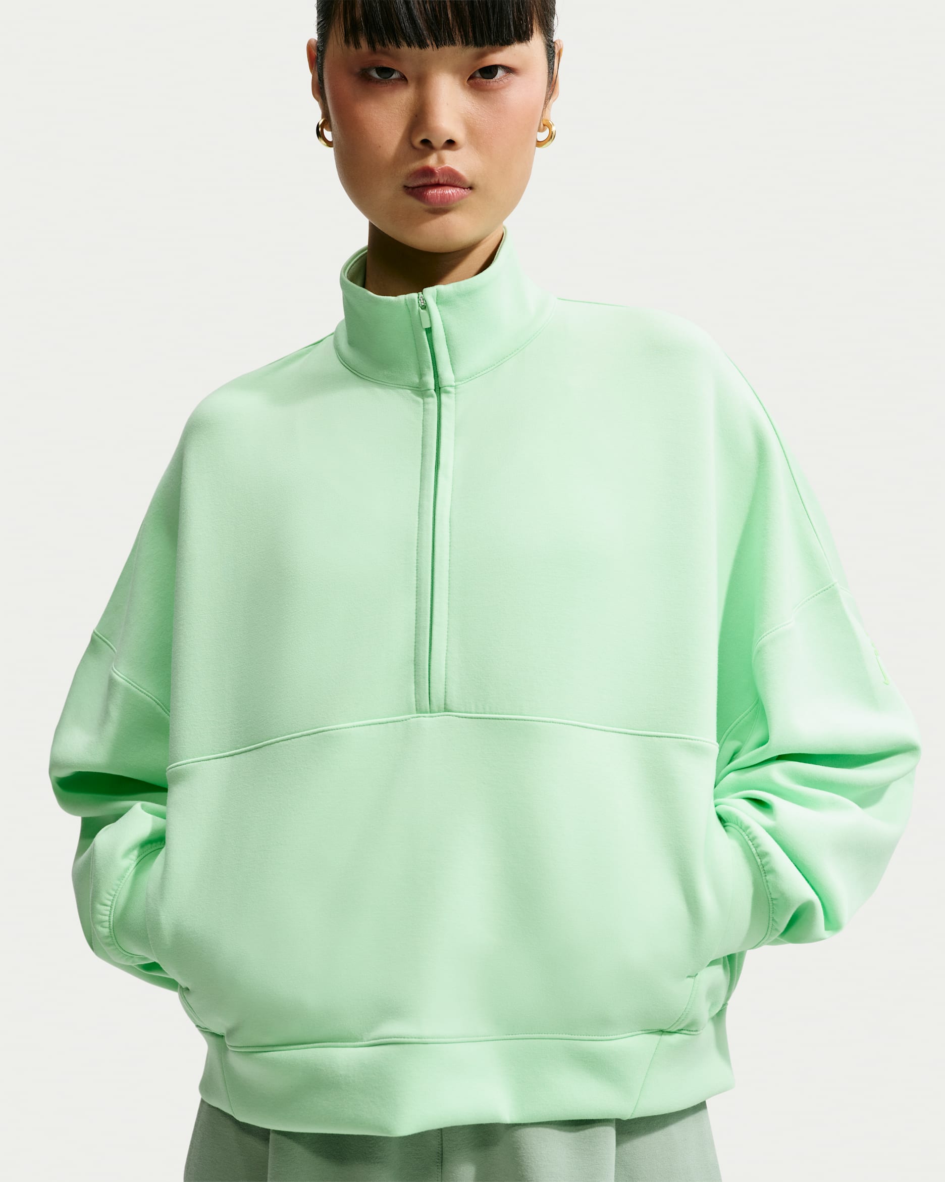 Nike 24.7 ImpossiblySoft Women's Dri-FIT Oversized 1/2-Zip Top - Cucumber Calm/Illusion Green