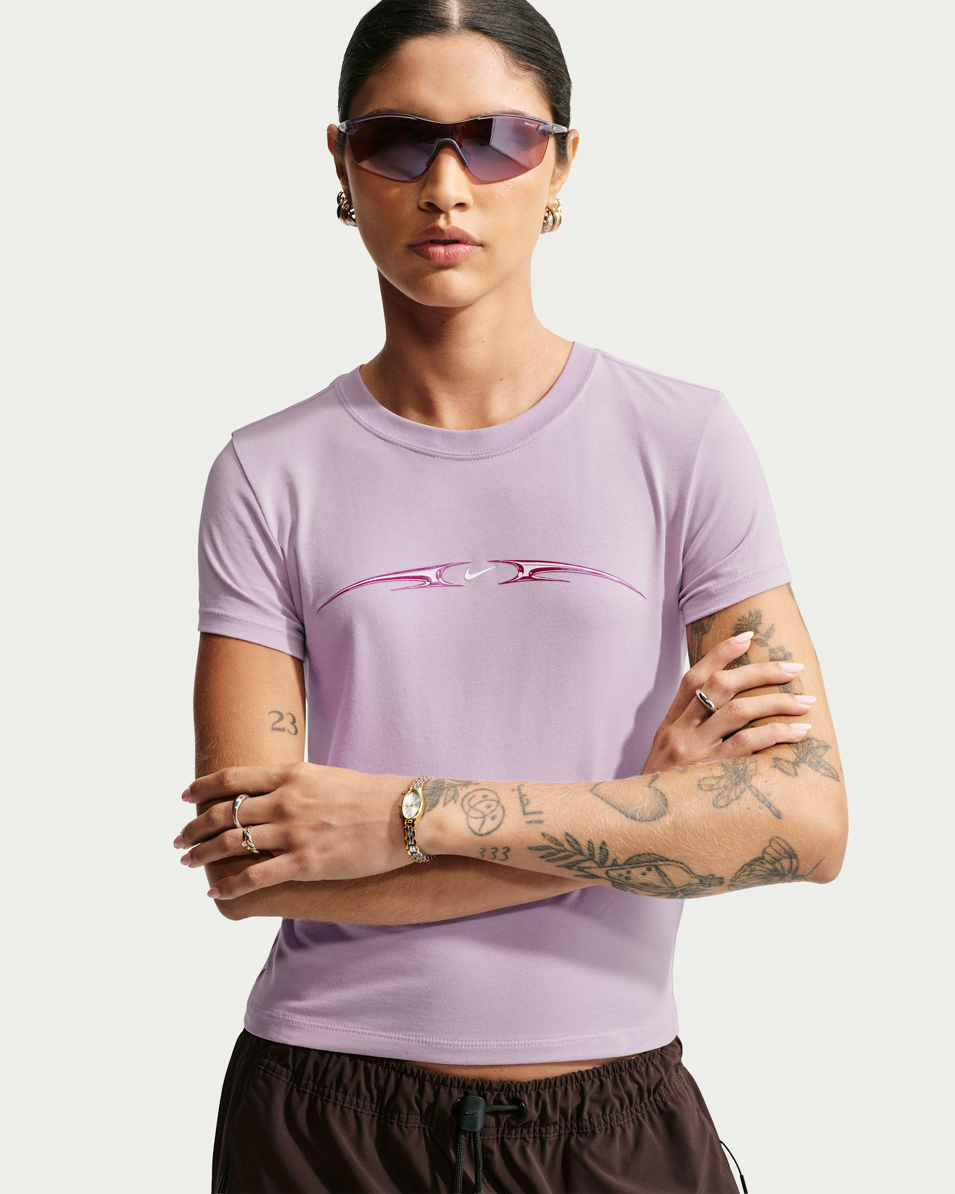 Playera slim cropped para mujer Nike Sportswear Chill Knit - Niebla ciruela