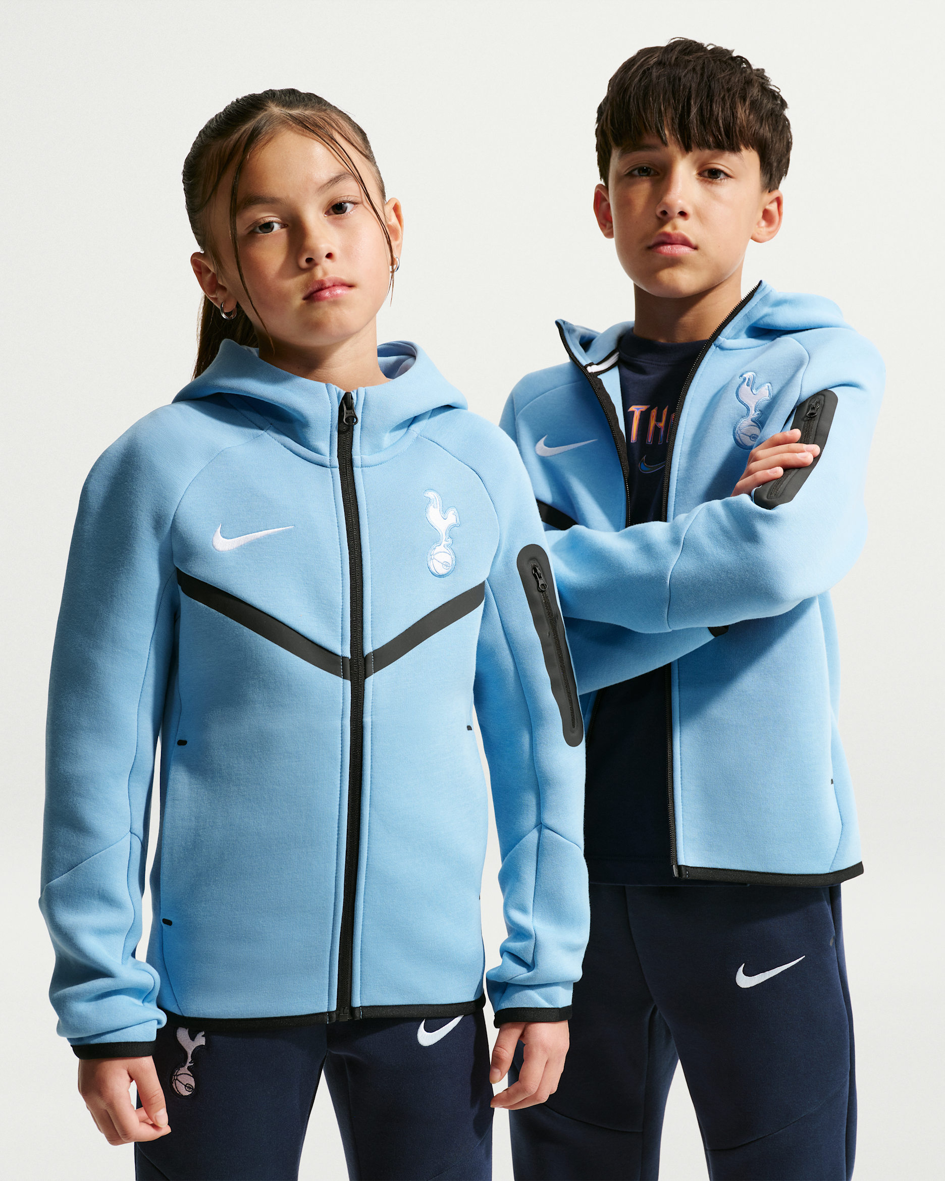 Tottenham Hotspur Tech Fleece Older Kids' (Boys') Nike Football Full-Zip Hoodie - Light Blue/White