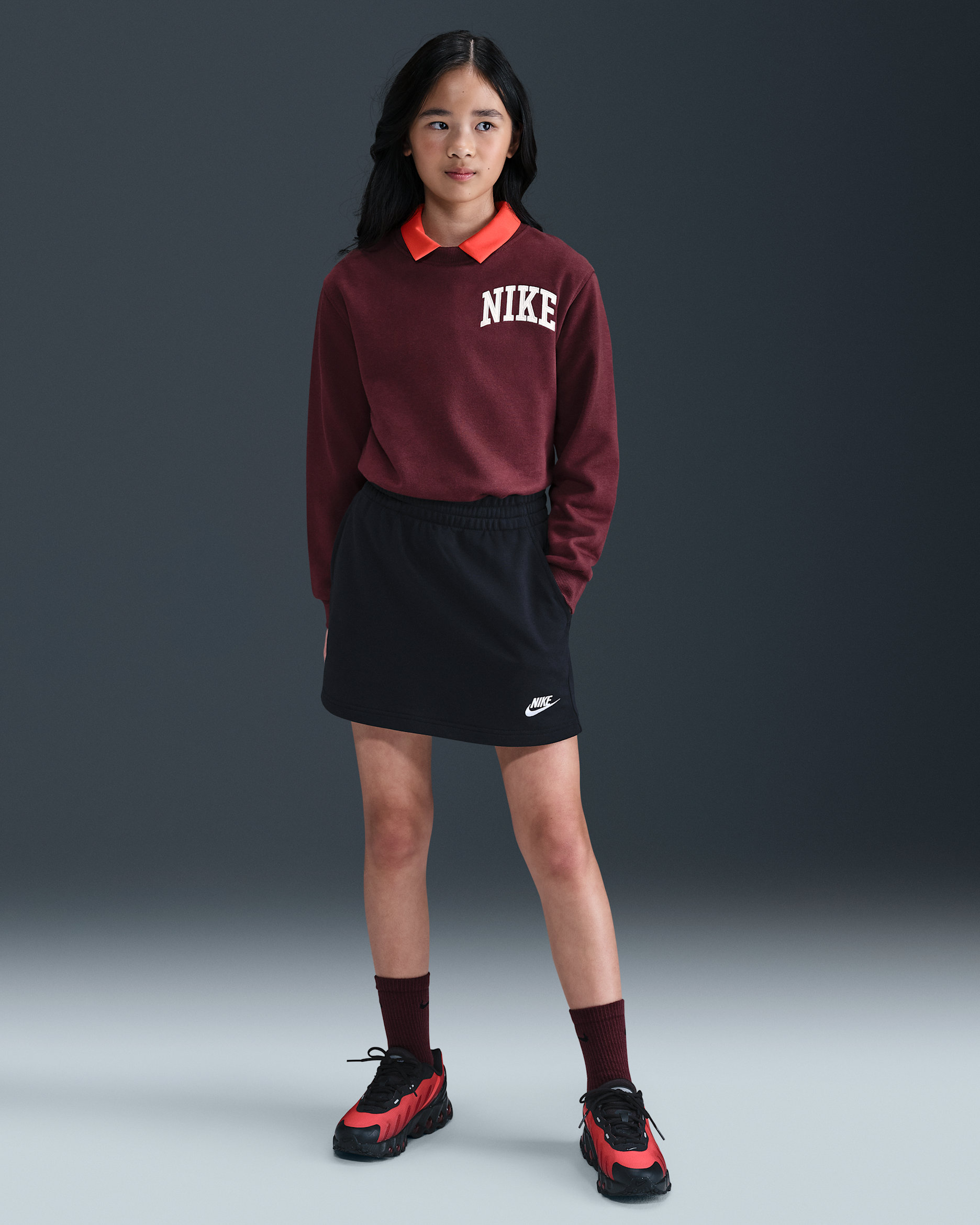 Falda de French Terry para niñas talla grande Nike Sportswear Club - Negro/Negro/Blanco