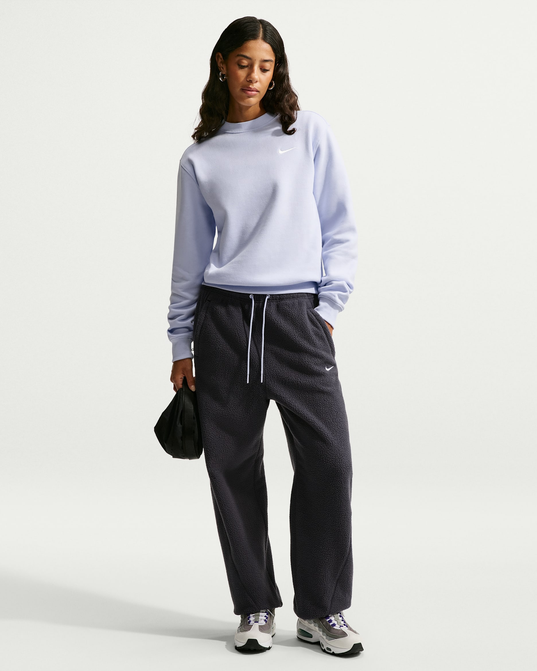 Dámské oversize flísové kalhoty Nike Sportswear se středně vysokým pasem - Gridiron/Palest Purple/Bílá